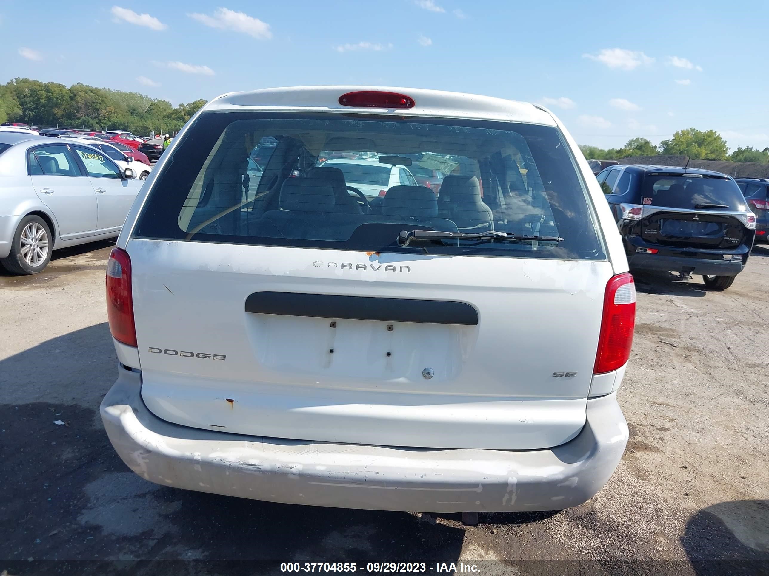 Photo 16 VIN: 1B4GP25372B673994 - DODGE CARAVAN 