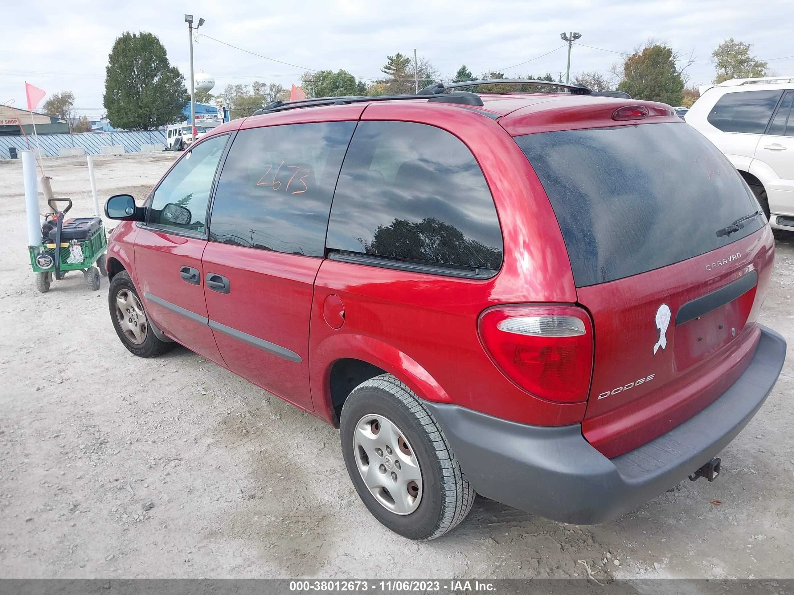 Photo 2 VIN: 1B4GP25382B733605 - DODGE CARAVAN 