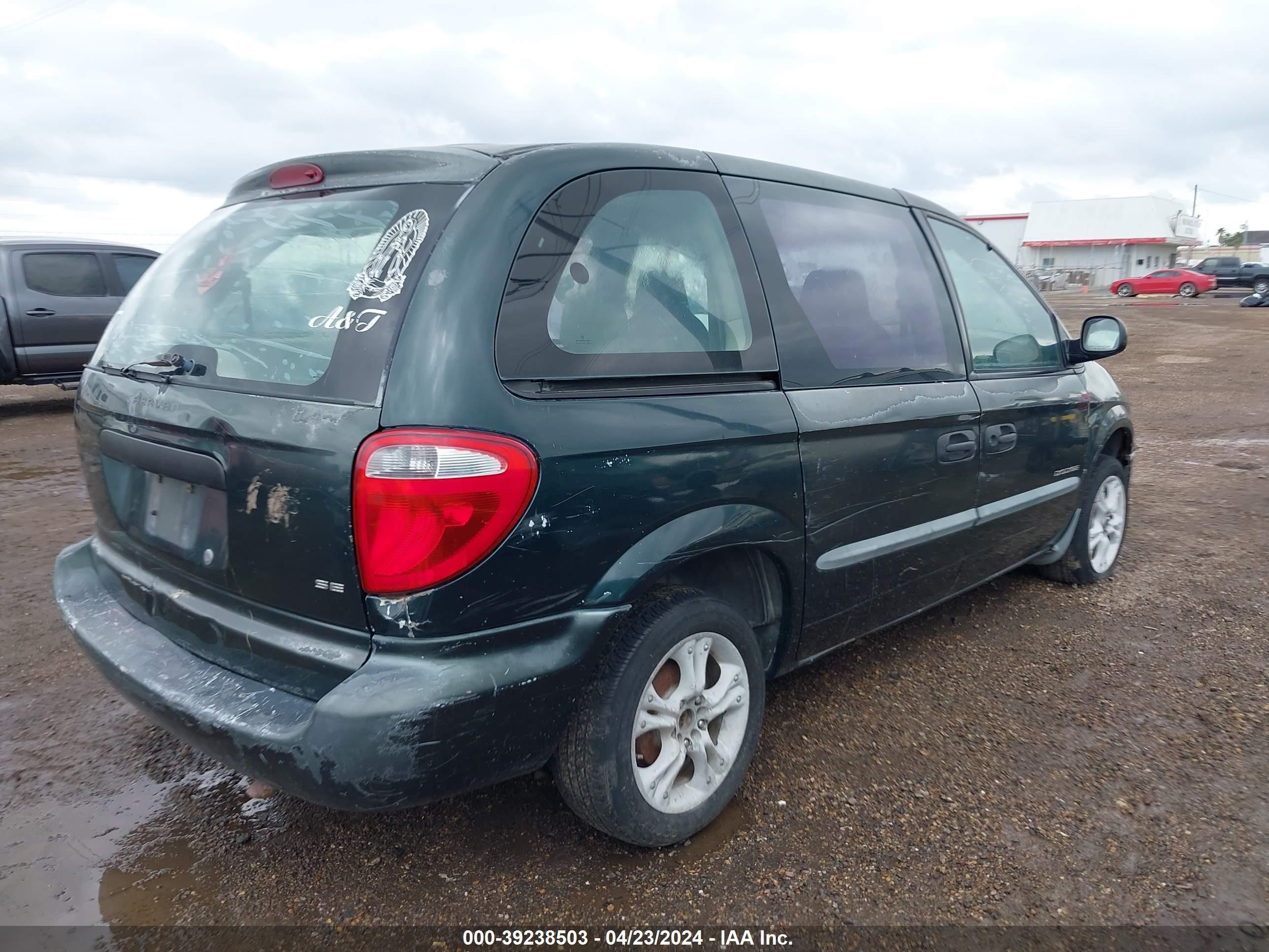 Photo 3 VIN: 1B4GP25BX1B205375 - DODGE CARAVAN 