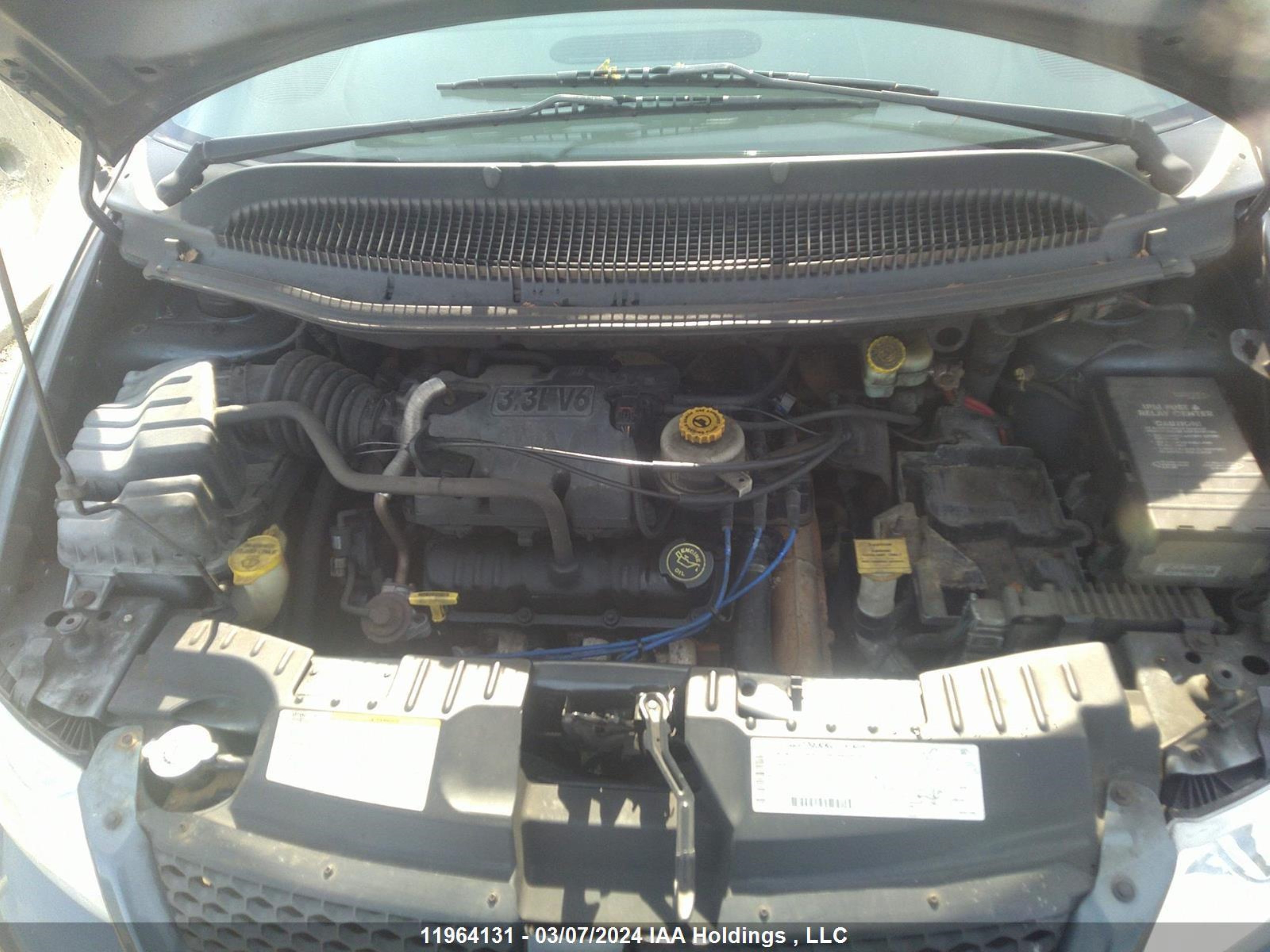 Photo 9 VIN: 1B4GP25R12B517857 - DODGE CARAVAN 