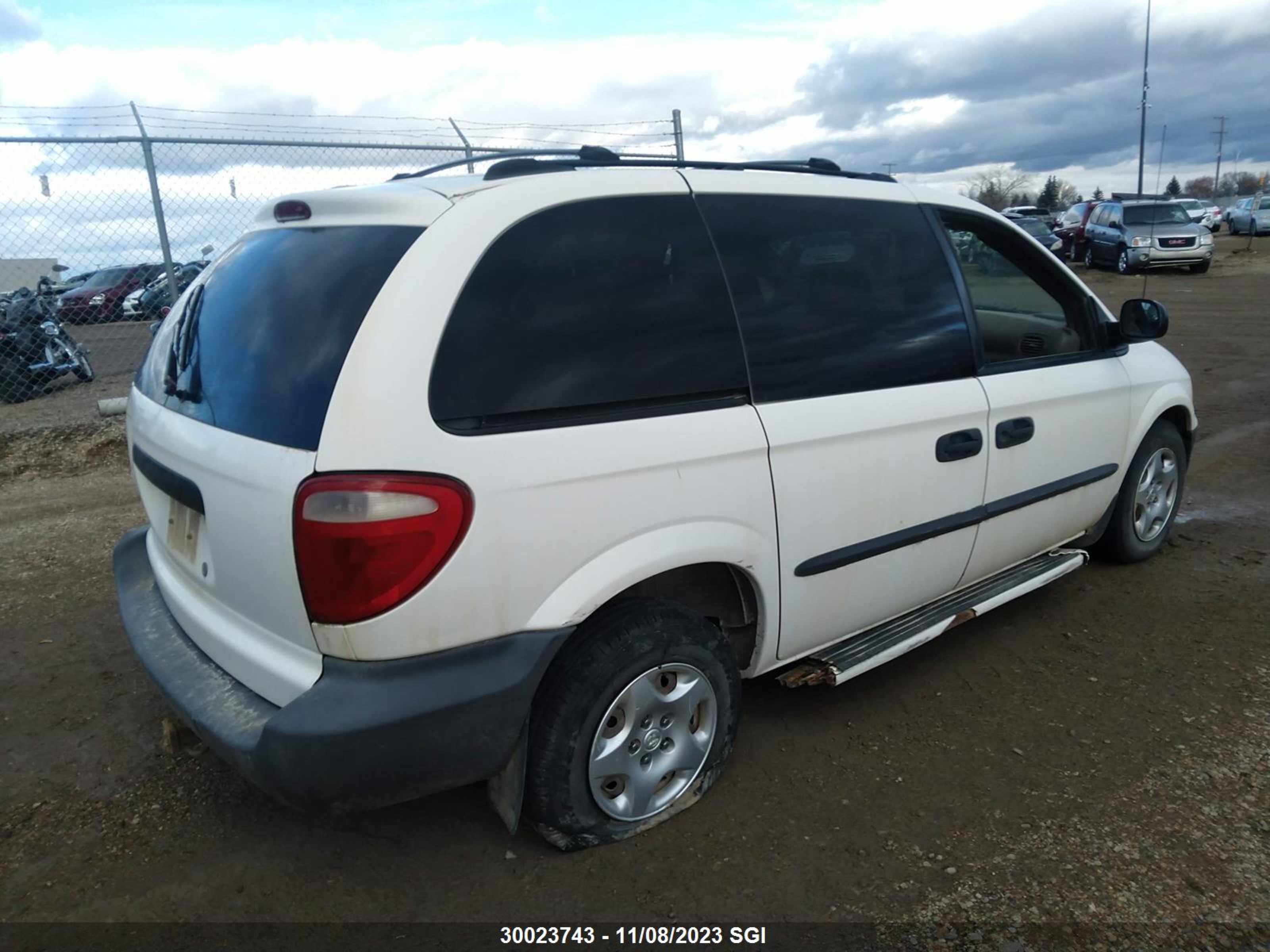 Photo 3 VIN: 1B4GP25R32B669283 - DODGE CARAVAN 