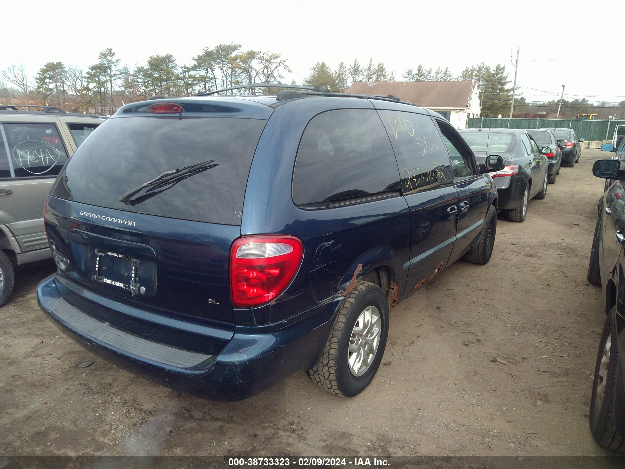 Photo 3 VIN: 1B4GP34312B558508 - DODGE CARAVAN 