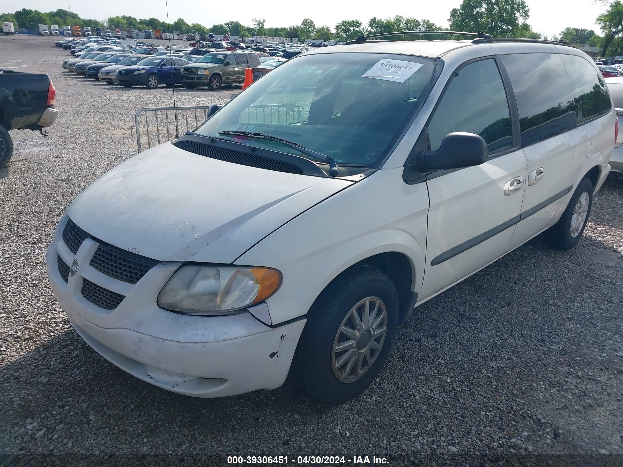 Photo 1 VIN: 1B4GP44332B625065 - DODGE CARAVAN 