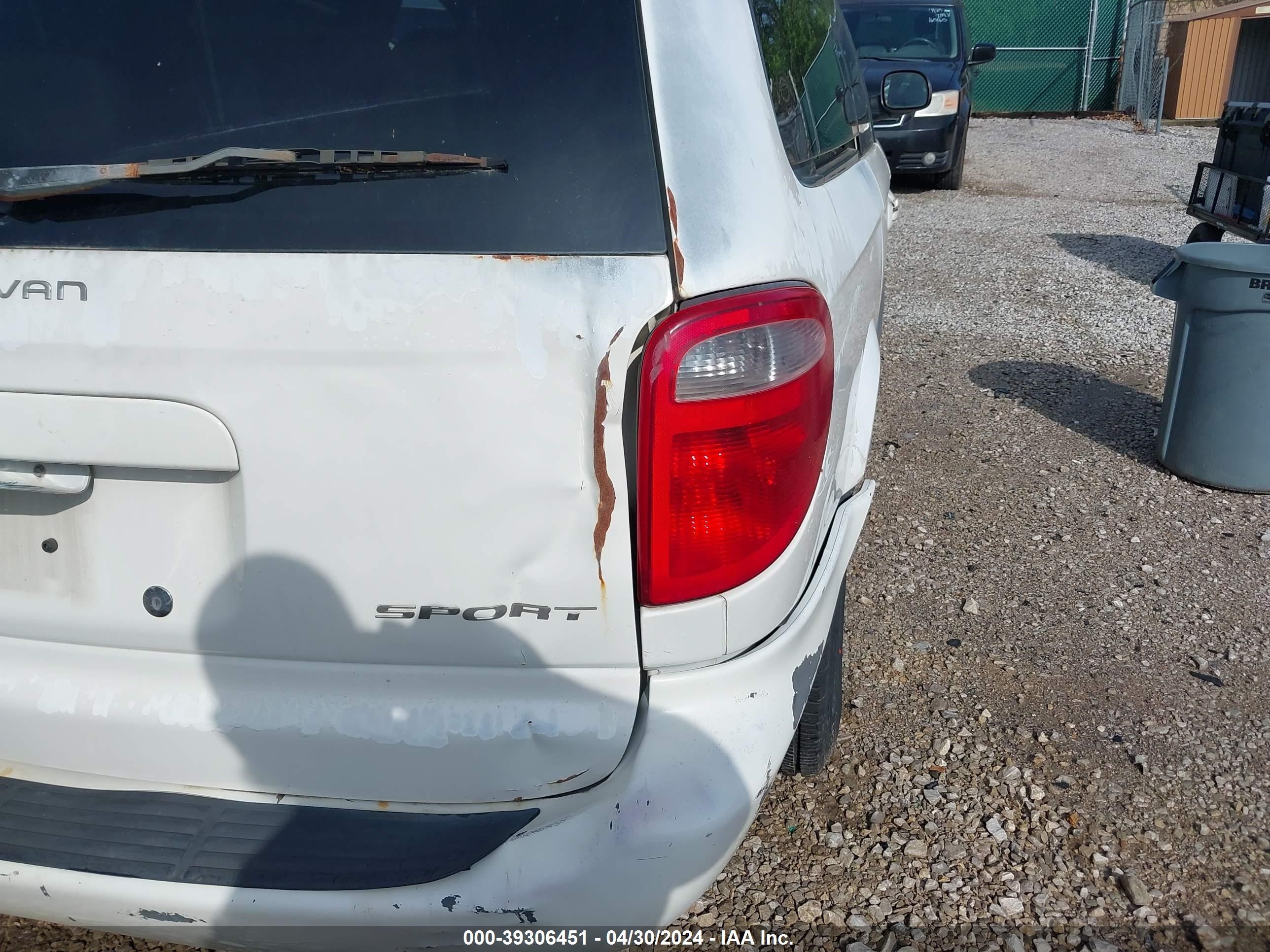 Photo 12 VIN: 1B4GP44332B625065 - DODGE CARAVAN 