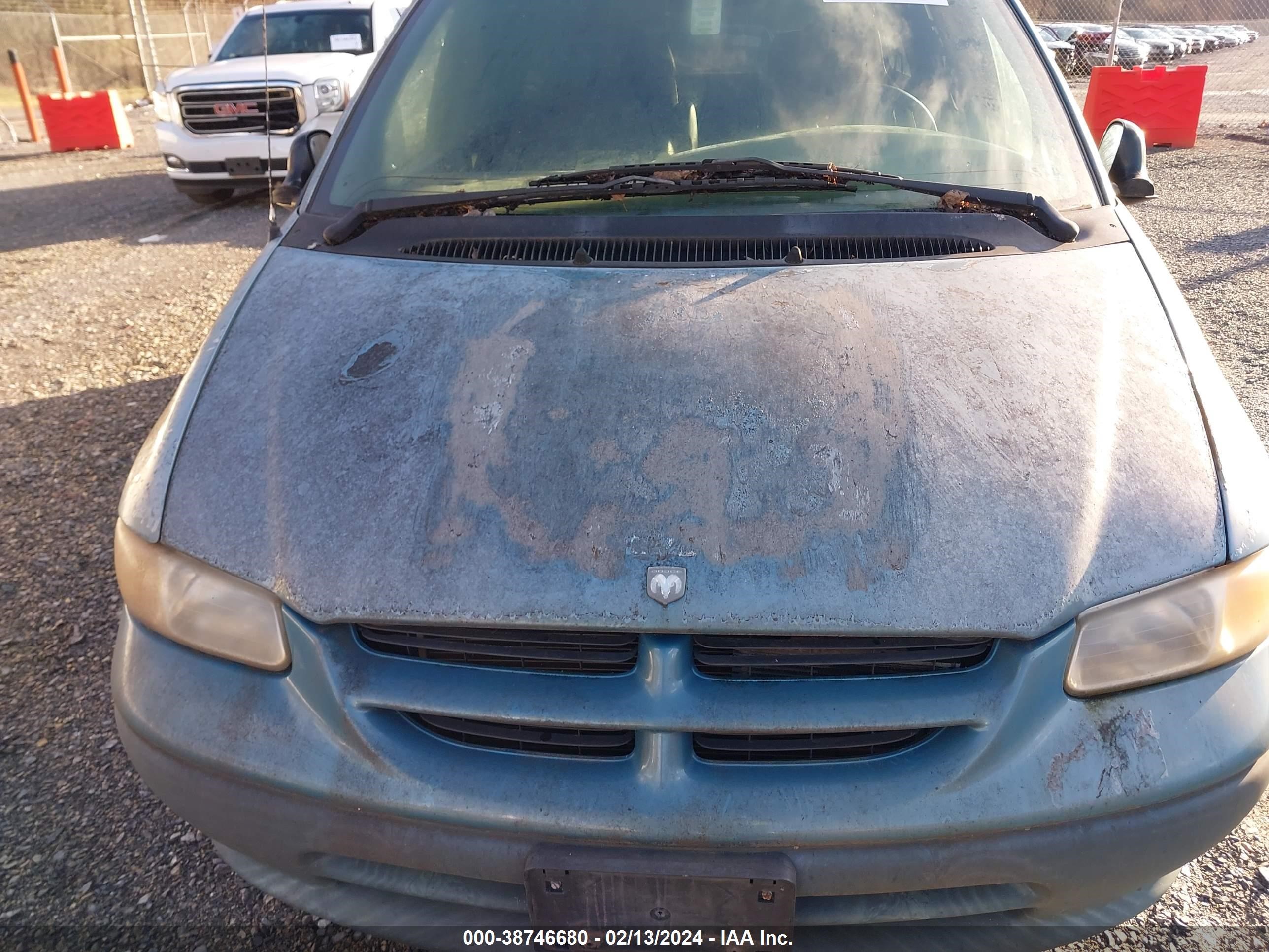 Photo 5 VIN: 1B4GP44G0WB710857 - DODGE CARAVAN 