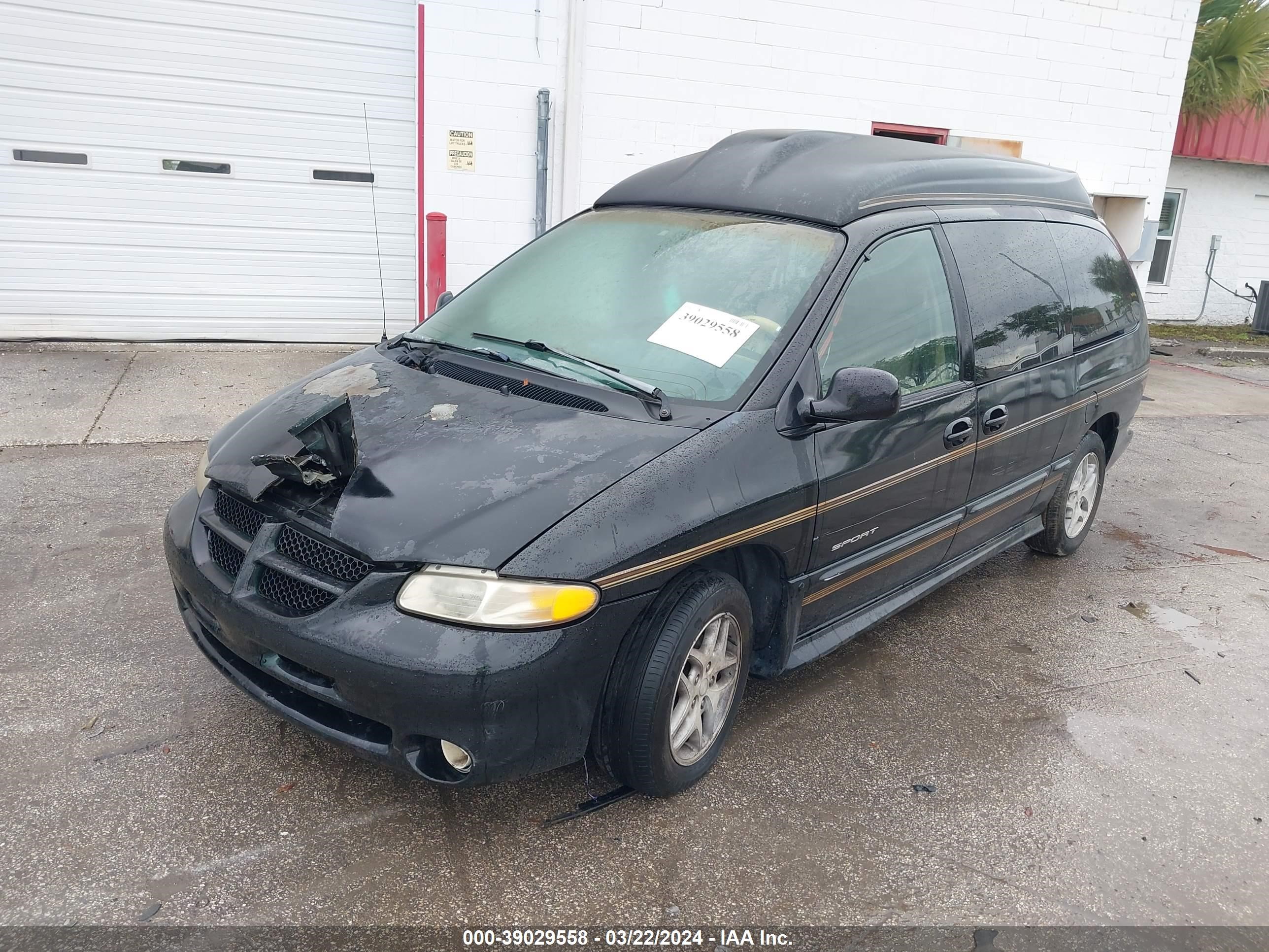 Photo 1 VIN: 1B4GP44G1XB820592 - DODGE CARAVAN 