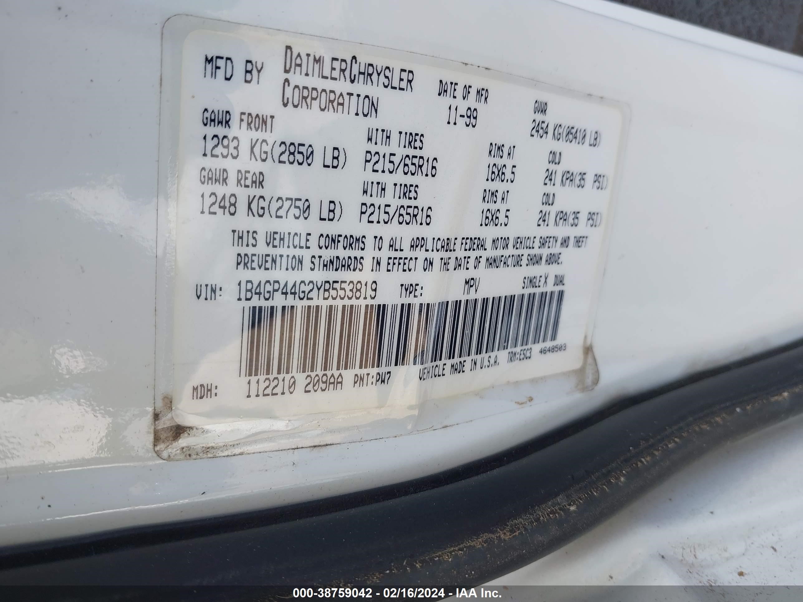 Photo 8 VIN: 1B4GP44G2YB553819 - DODGE CARAVAN 