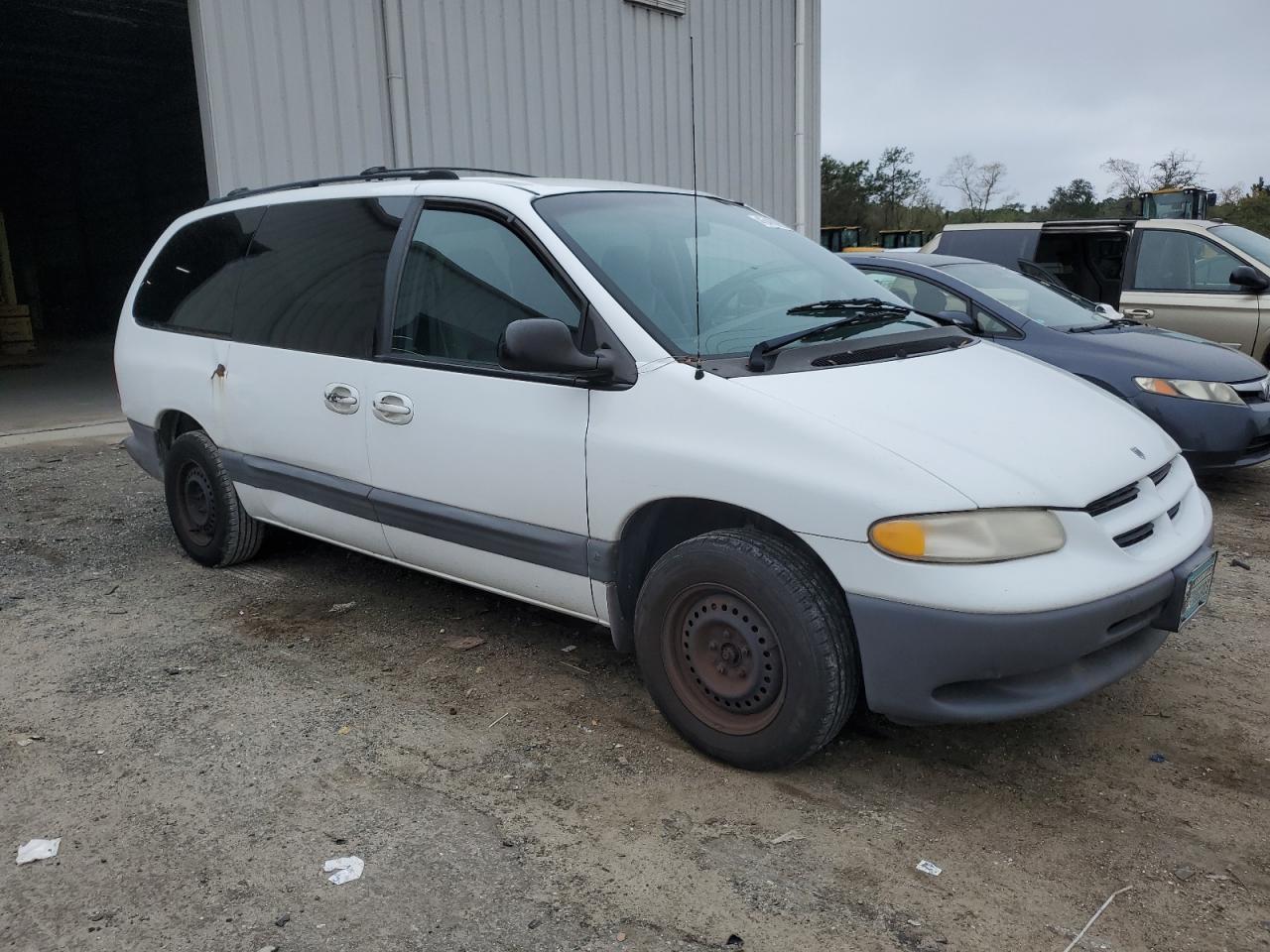 Photo 3 VIN: 1B4GP44G2YB792092 - DODGE CARAVAN 