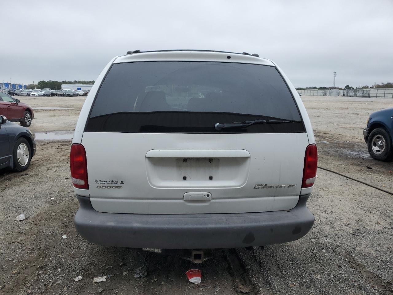 Photo 5 VIN: 1B4GP44G2YB792092 - DODGE CARAVAN 