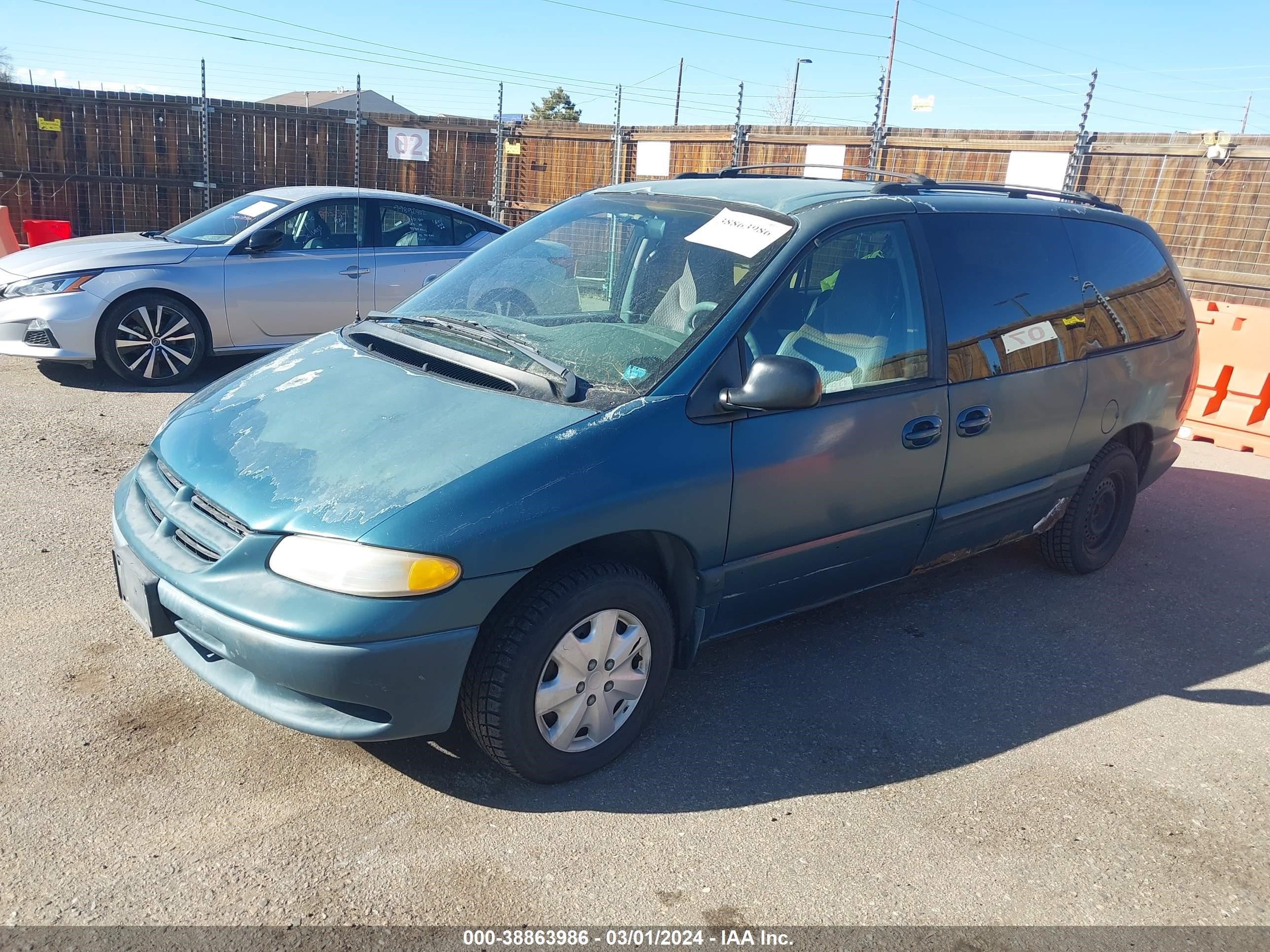 Photo 1 VIN: 1B4GP44G4YB750510 - DODGE CARAVAN 