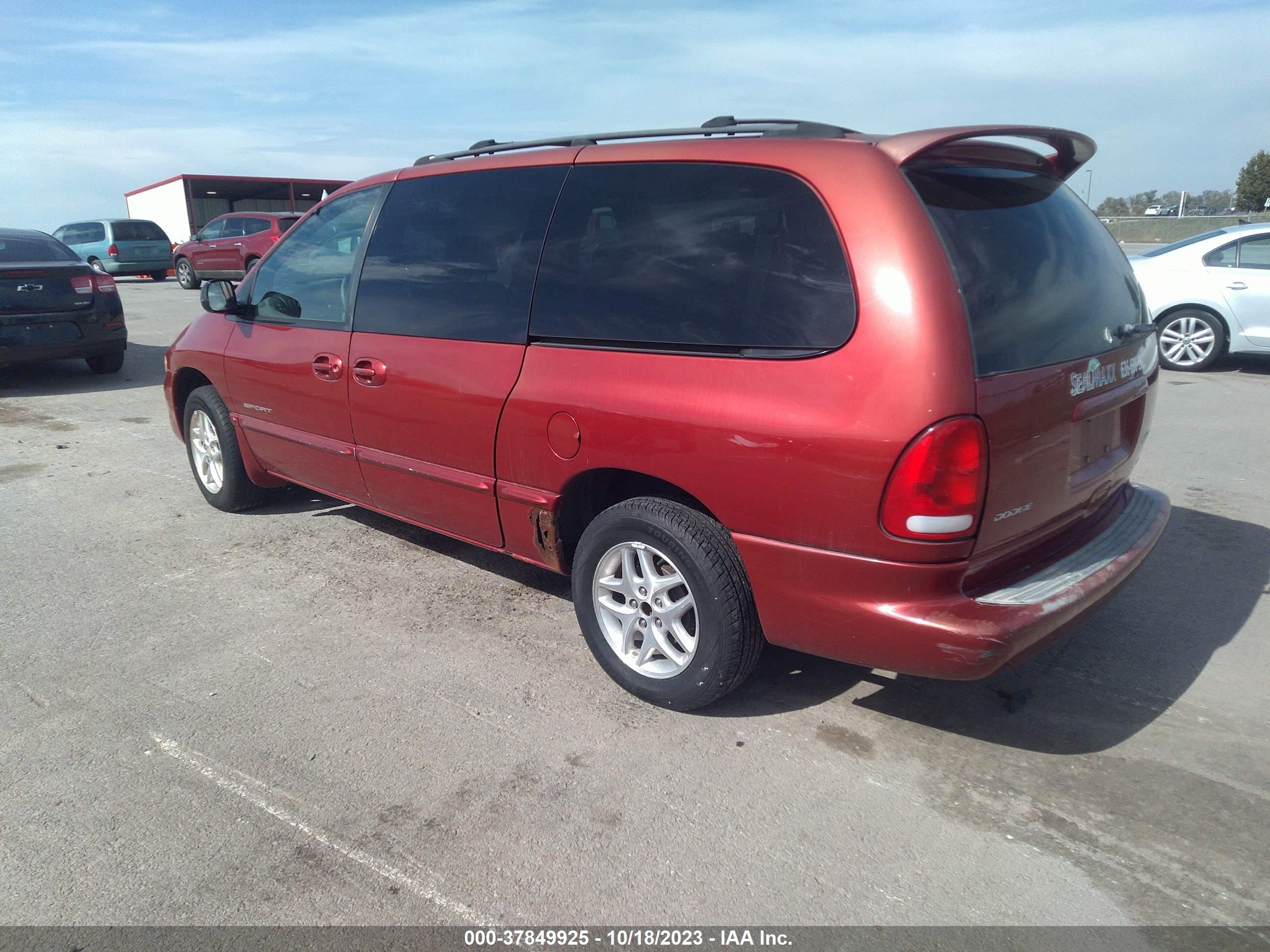 Photo 2 VIN: 1B4GP44G4YB755058 - DODGE CARAVAN 