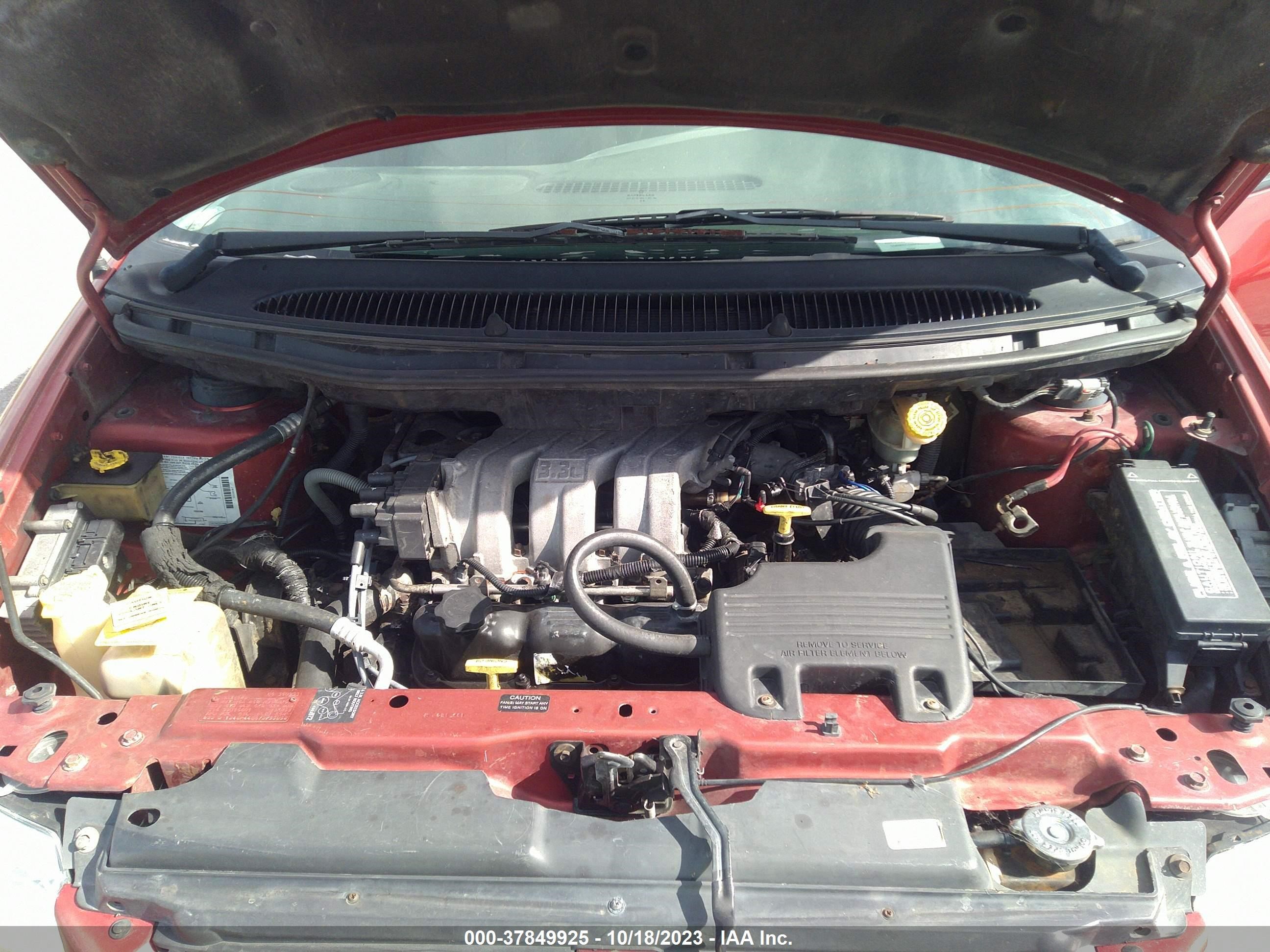 Photo 9 VIN: 1B4GP44G4YB755058 - DODGE CARAVAN 