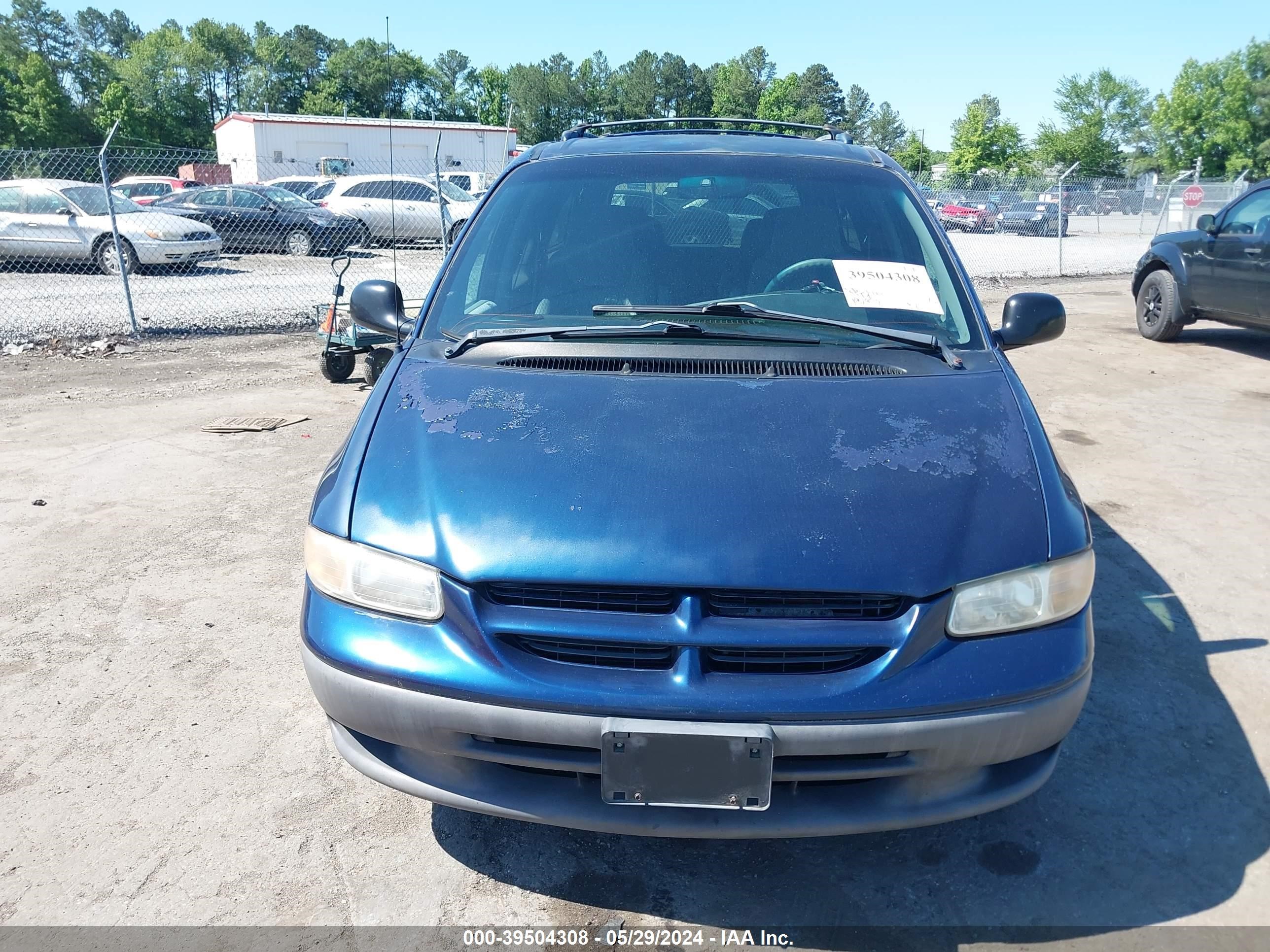 Photo 5 VIN: 1B4GP44G6YB801540 - DODGE CARAVAN 