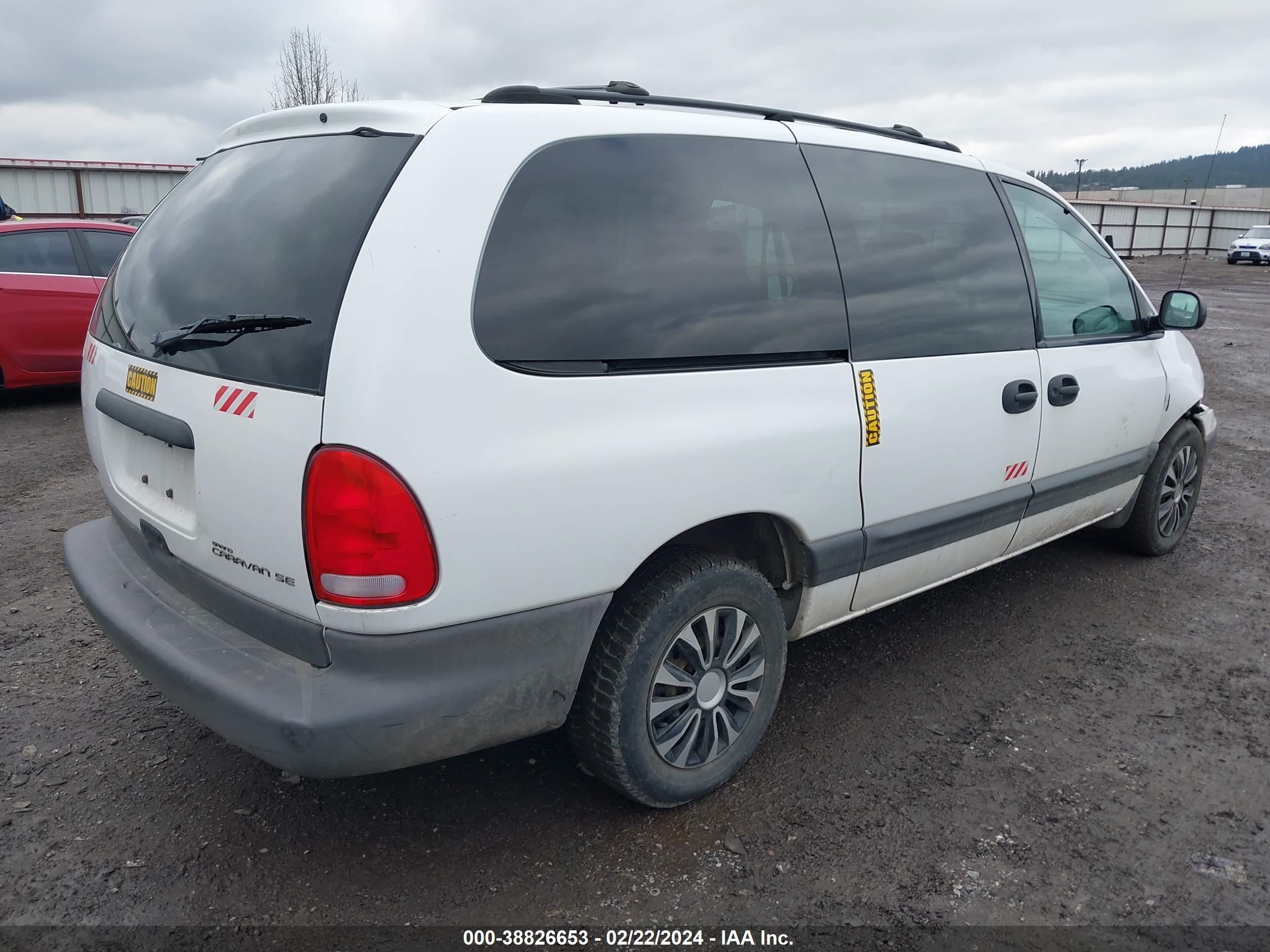 Photo 3 VIN: 1B4GP44GXWB726404 - DODGE CARAVAN 