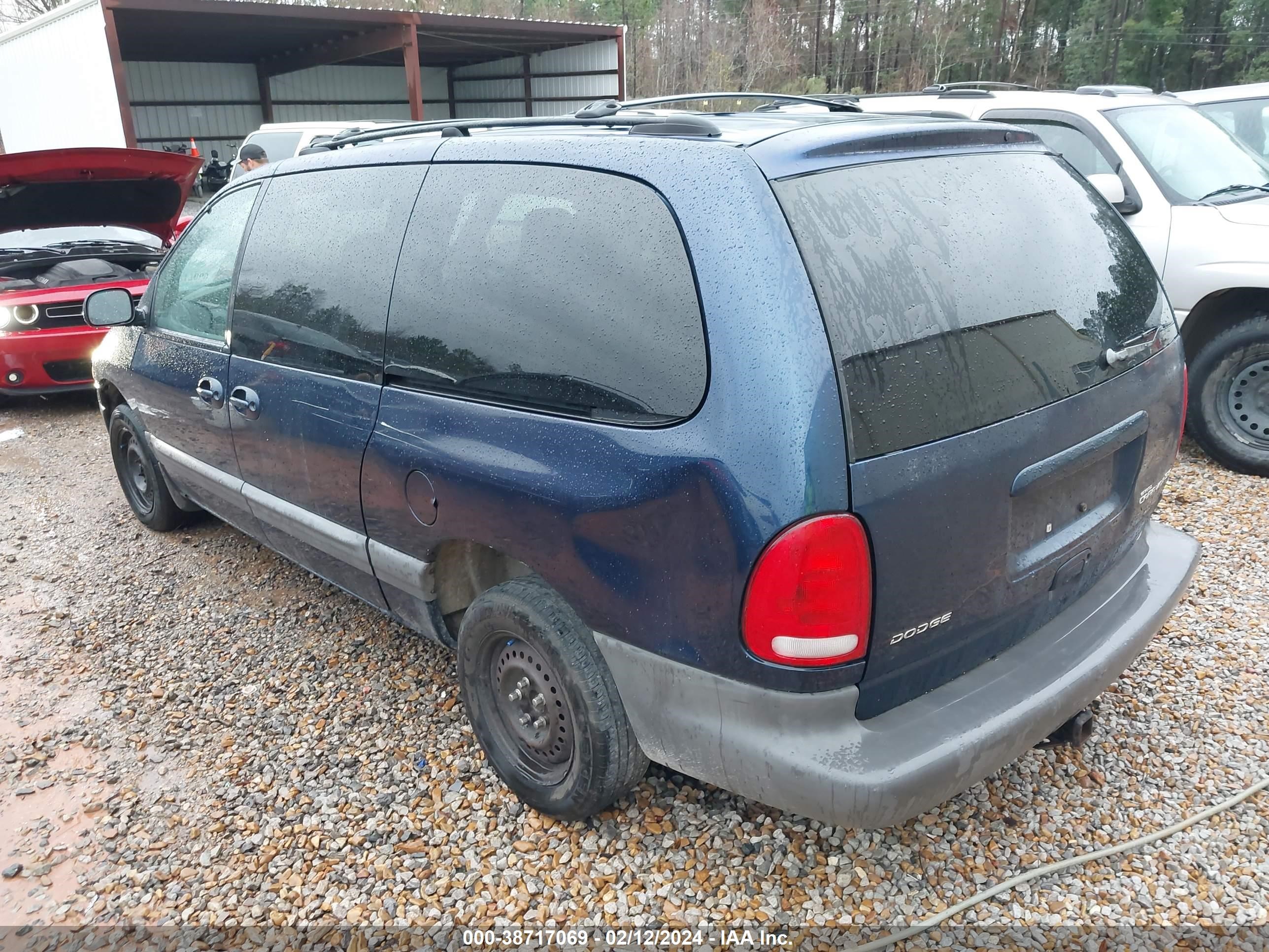 Photo 2 VIN: 1B4GP44L4YB580369 - DODGE CARAVAN 