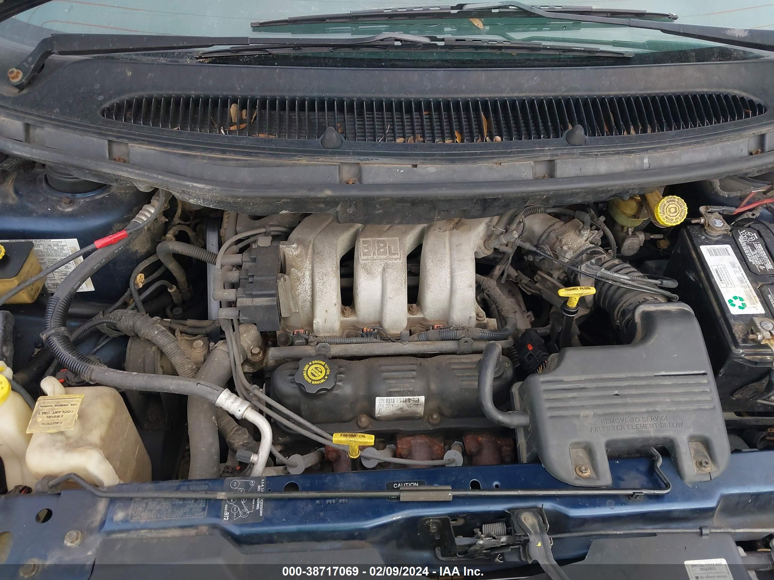 Photo 9 VIN: 1B4GP44L4YB580369 - DODGE CARAVAN 