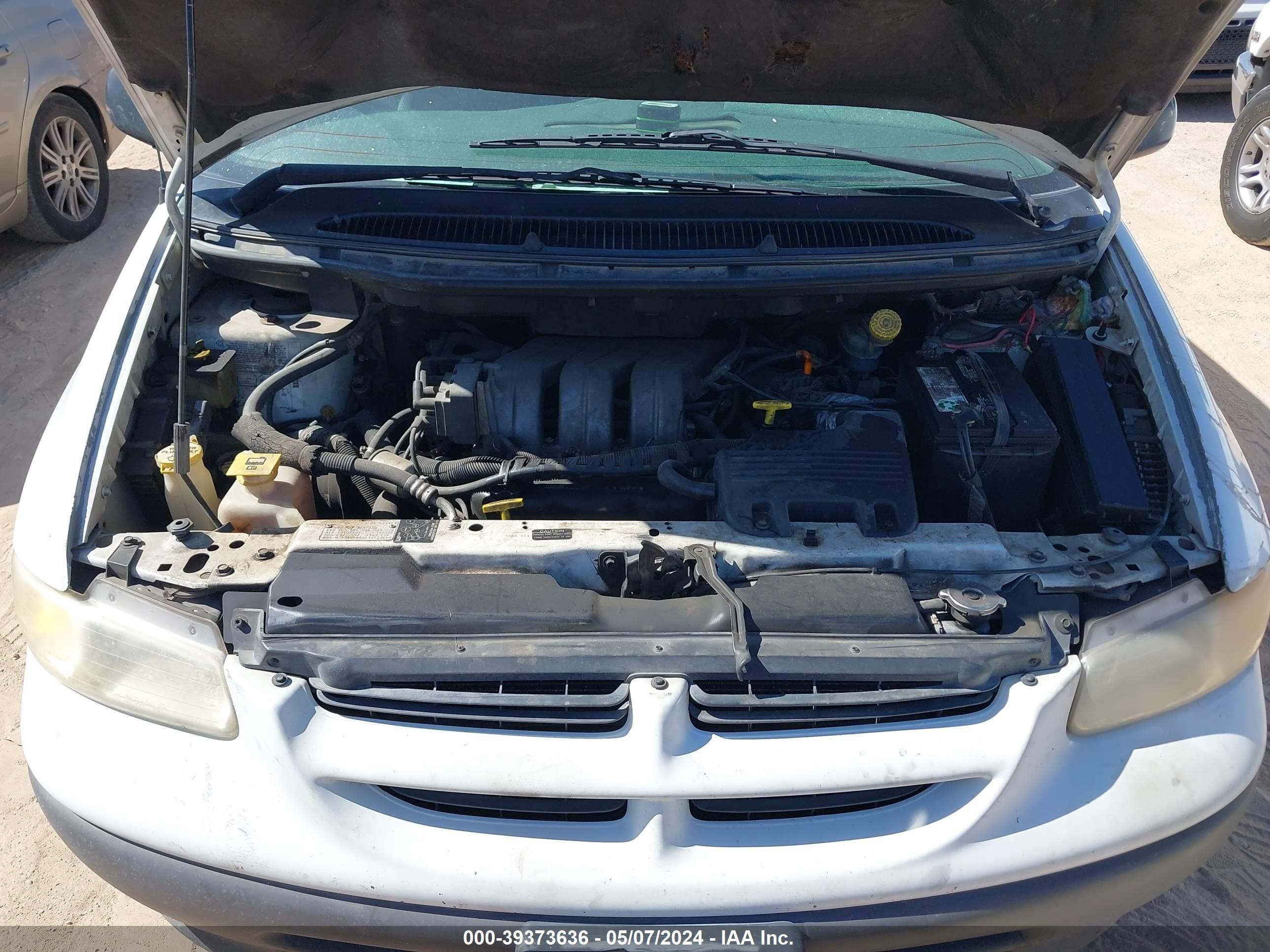 Photo 9 VIN: 1B4GP44R1TB452118 - DODGE CARAVAN 