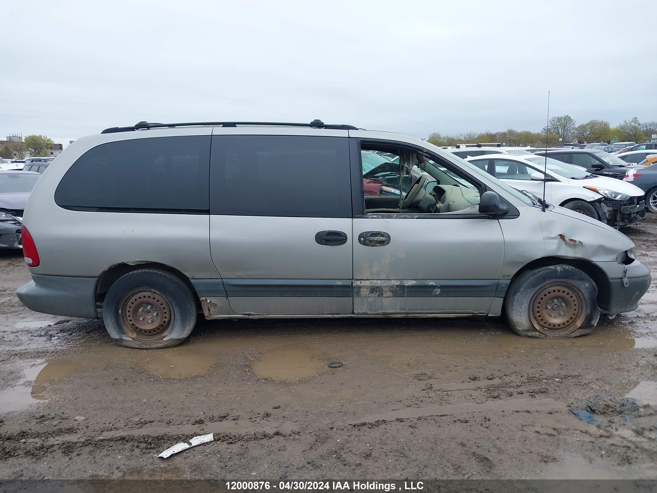 Photo 11 VIN: 1B4GP44R3TB142388 - DODGE CARAVAN 