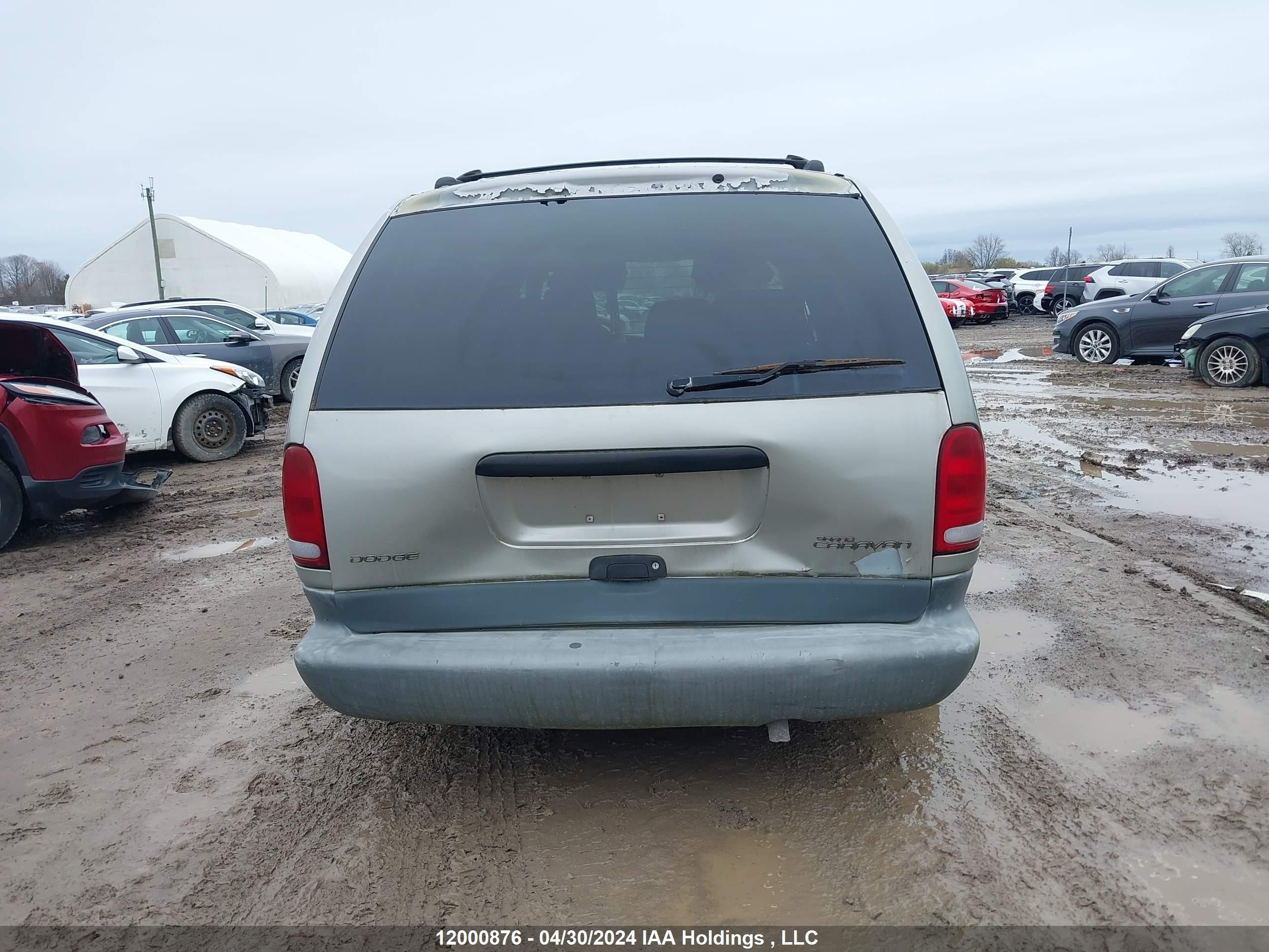 Photo 14 VIN: 1B4GP44R3TB142388 - DODGE CARAVAN 