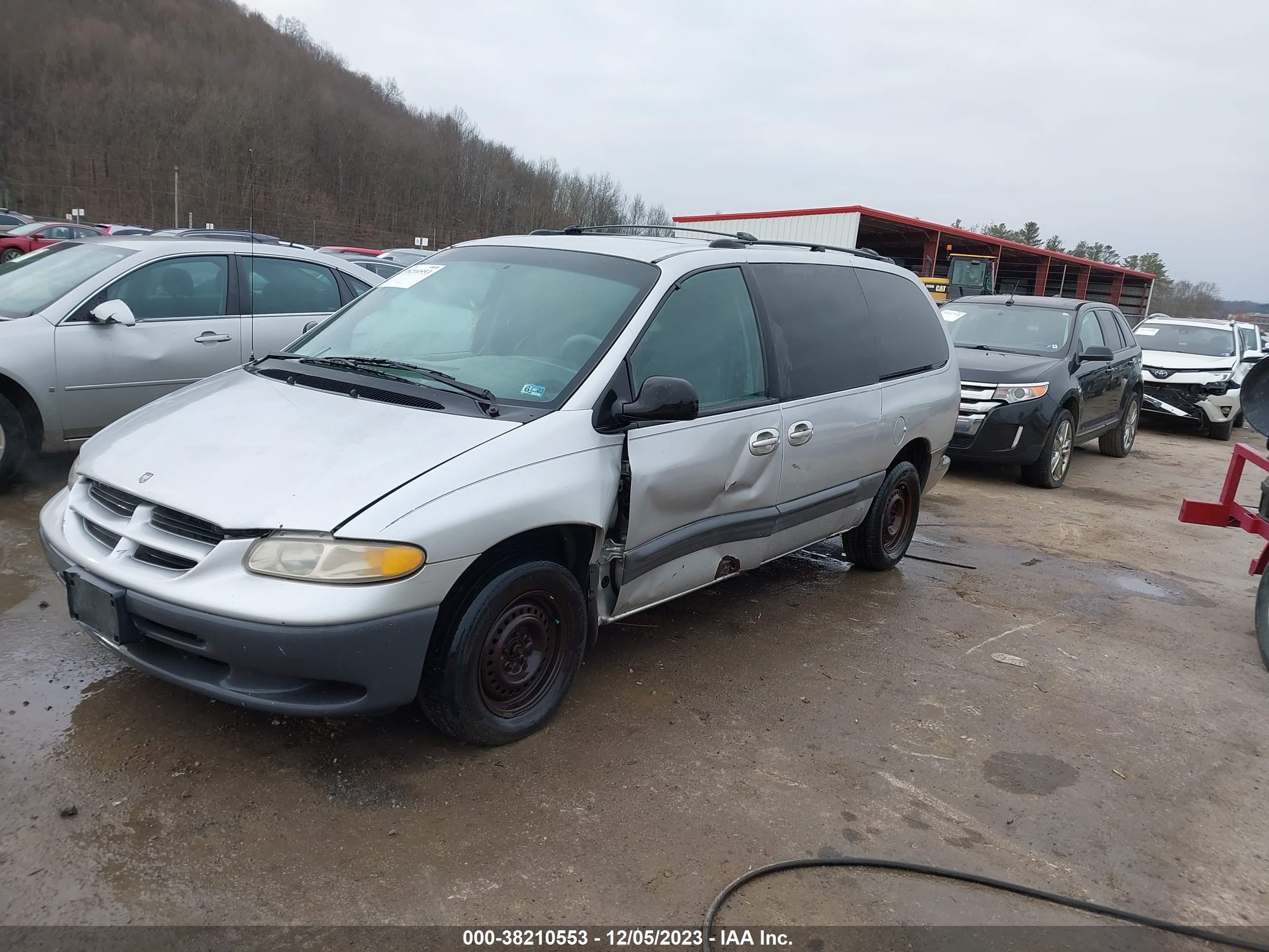 Photo 1 VIN: 1B4GP44R4YB768507 - DODGE CARAVAN 