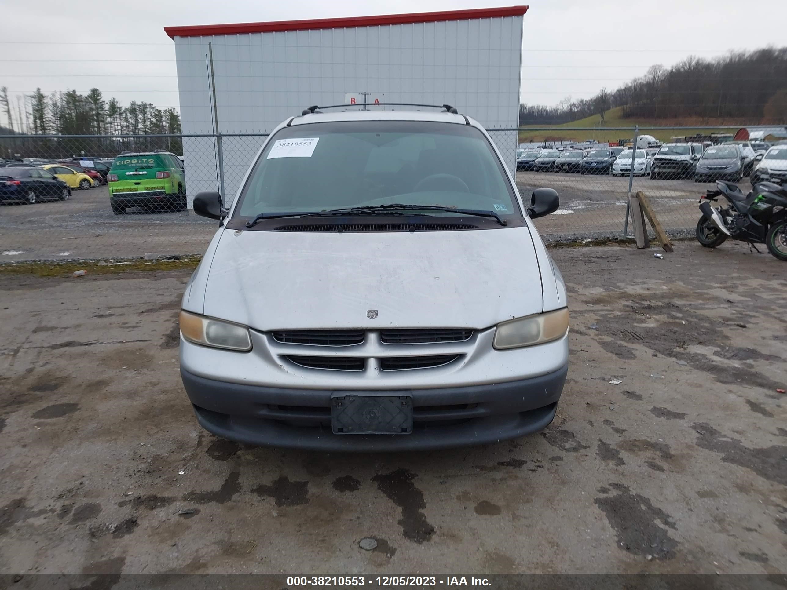 Photo 11 VIN: 1B4GP44R4YB768507 - DODGE CARAVAN 