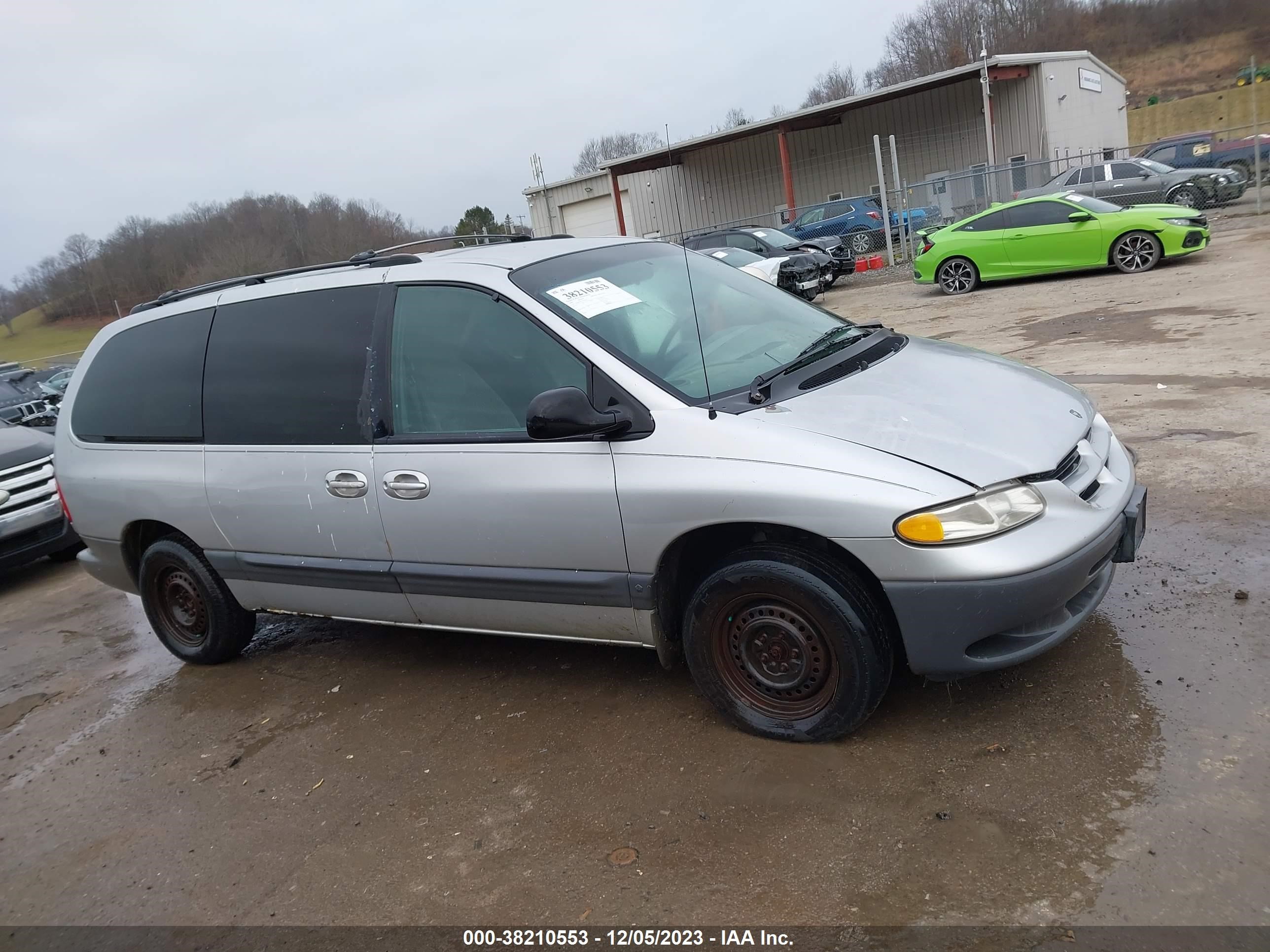 Photo 12 VIN: 1B4GP44R4YB768507 - DODGE CARAVAN 