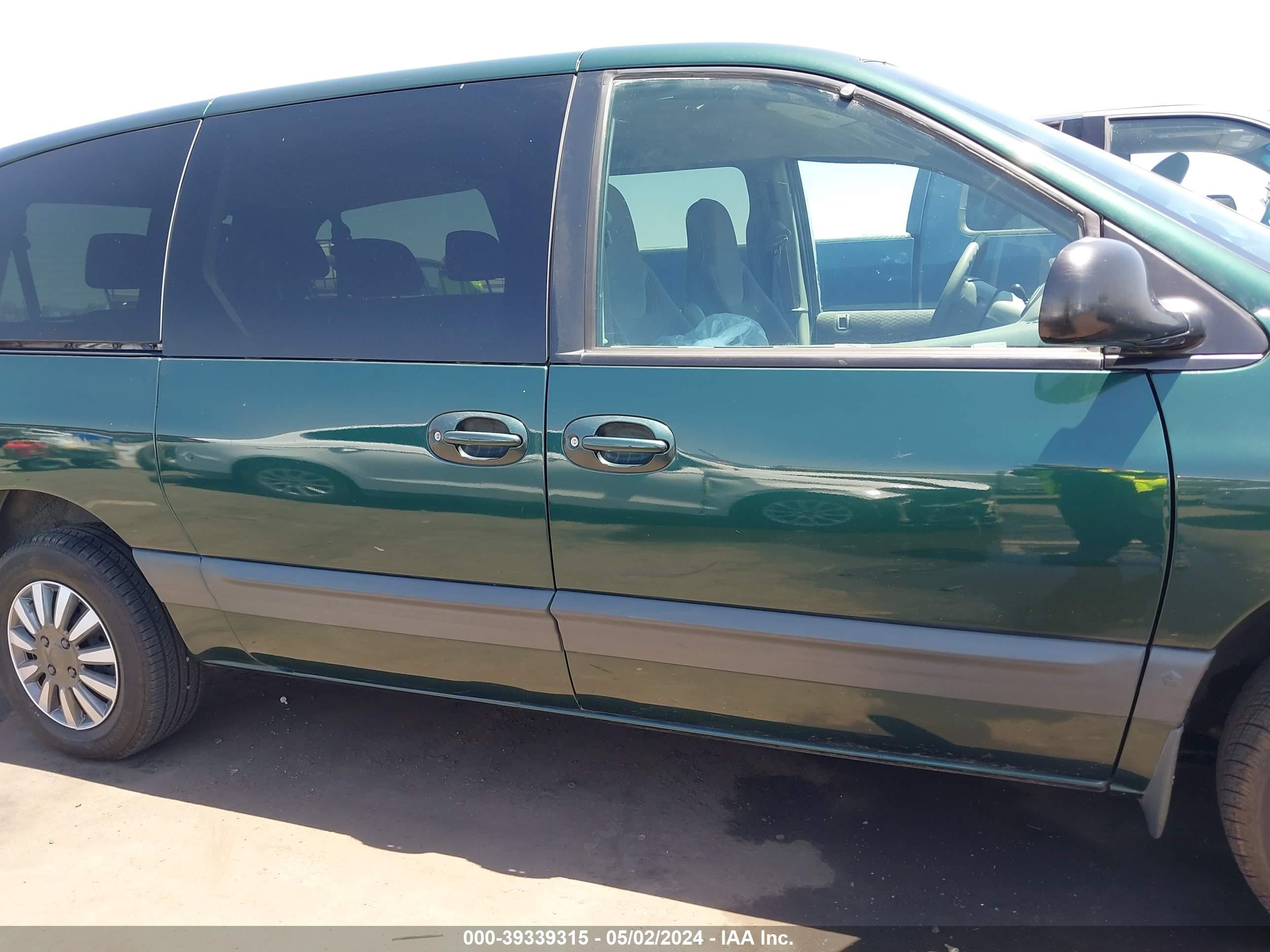 Photo 12 VIN: 1B4GP44R6XB851404 - DODGE CARAVAN 