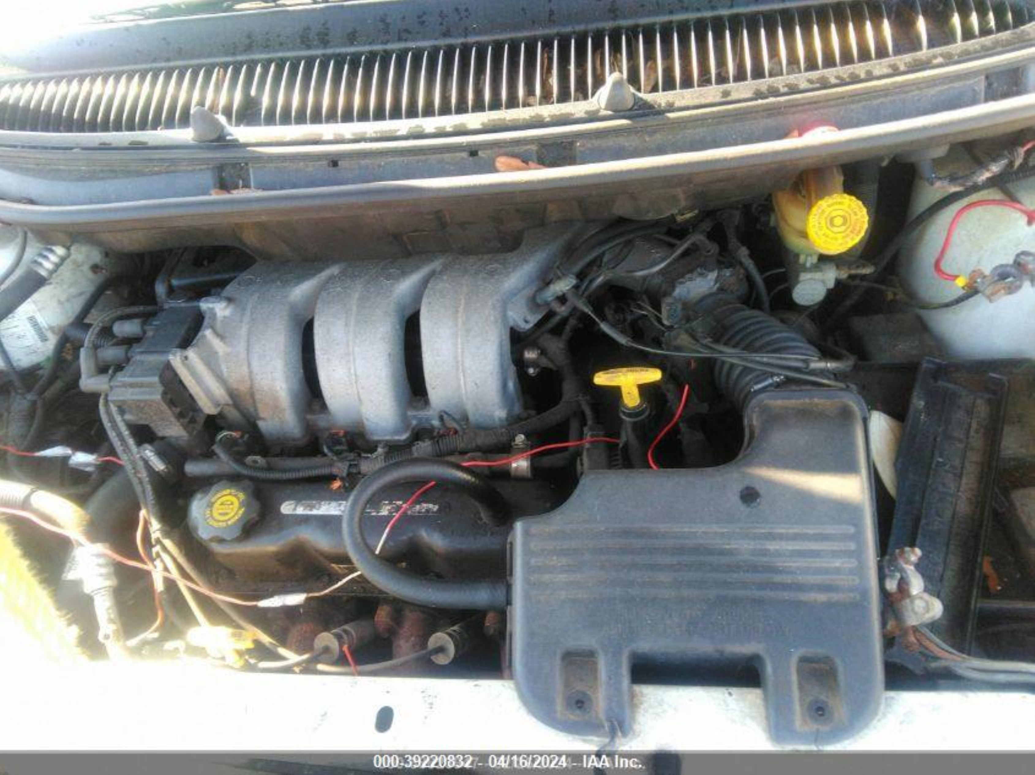 Photo 9 VIN: 1B4GP44R7VB272757 - DODGE CARAVAN 