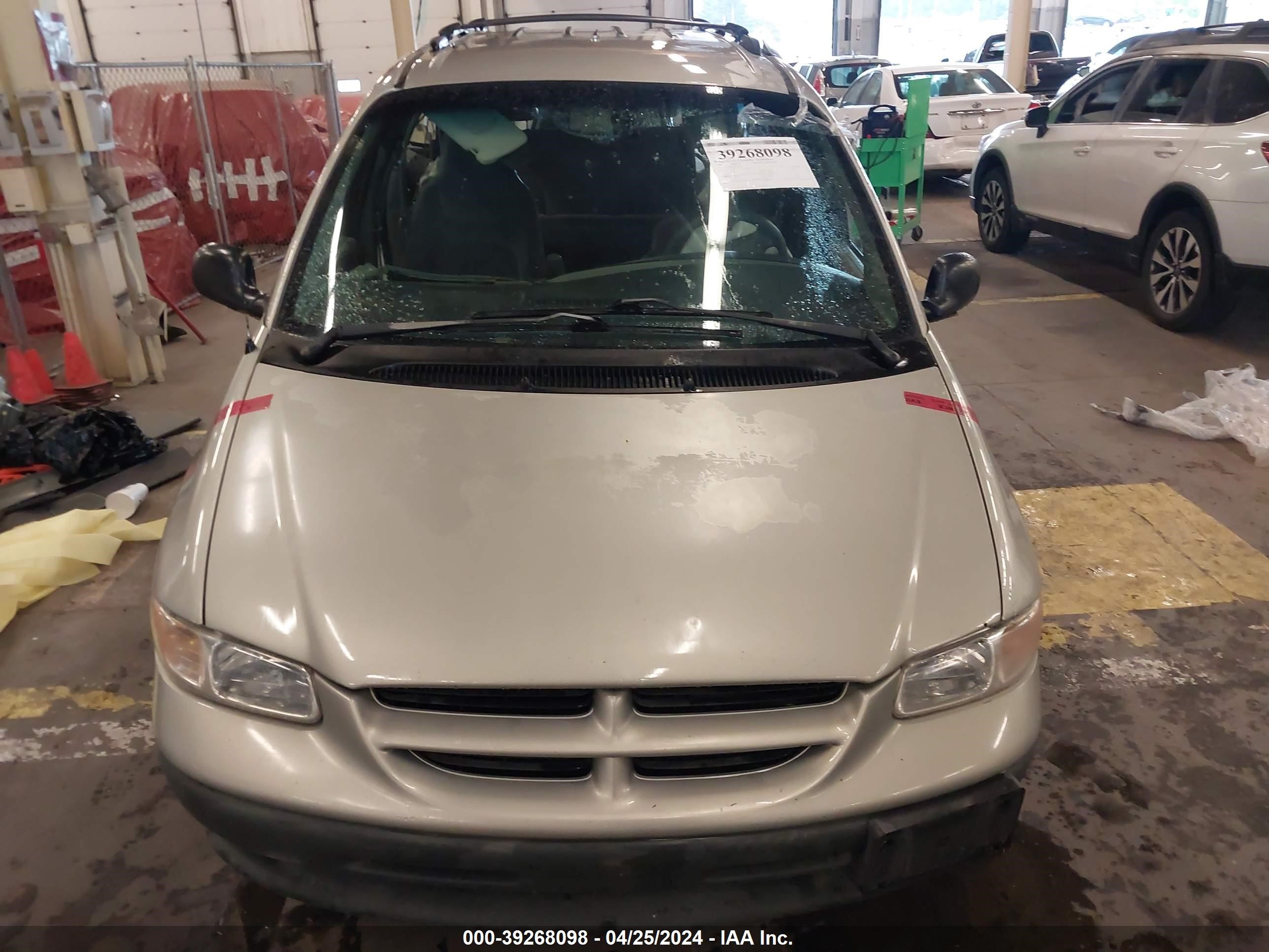 Photo 11 VIN: 1B4GP44R9YB750035 - DODGE CARAVAN 