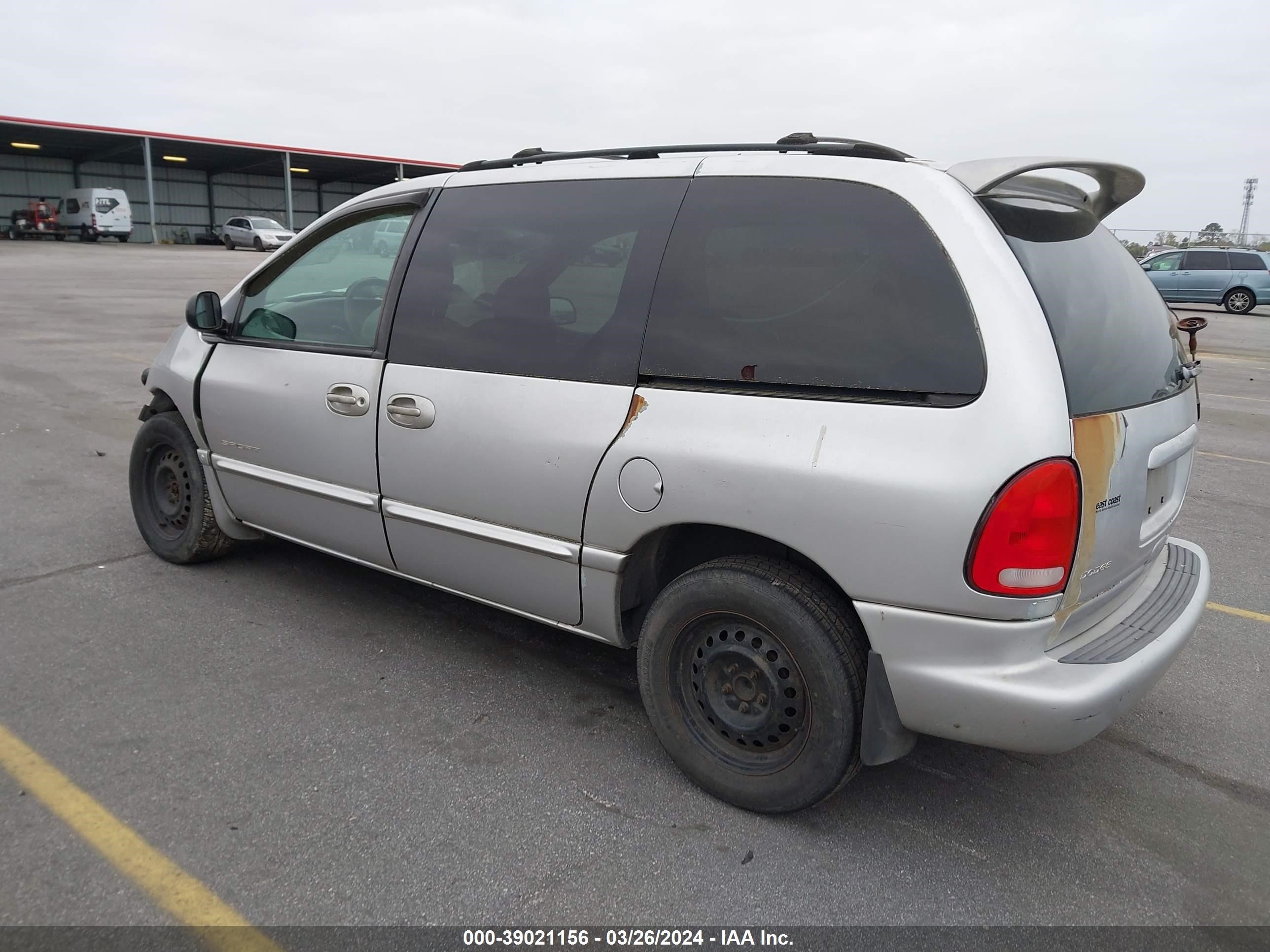 Photo 2 VIN: 1B4GP45G5YB571620 - DODGE CARAVAN 