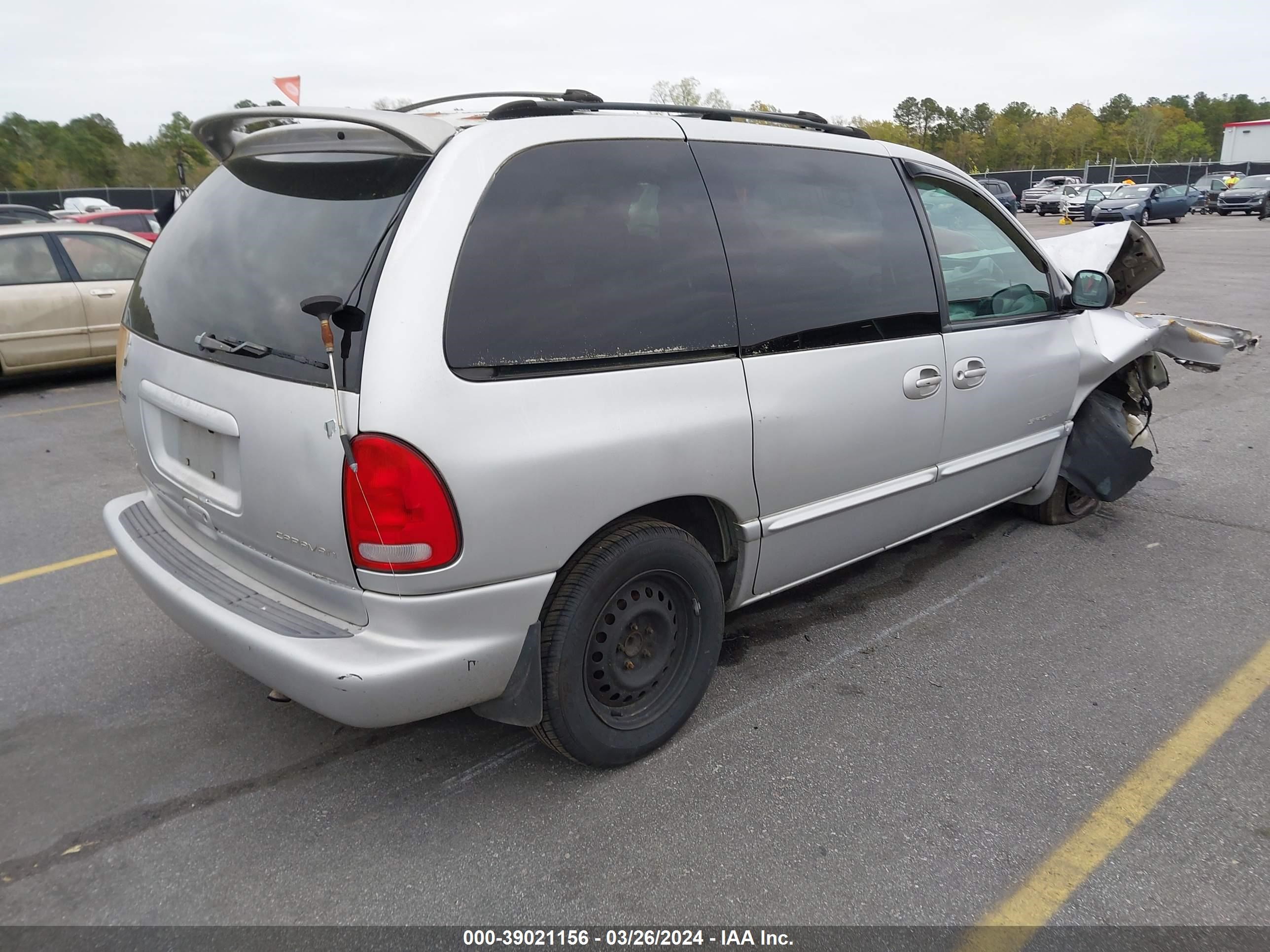 Photo 3 VIN: 1B4GP45G5YB571620 - DODGE CARAVAN 