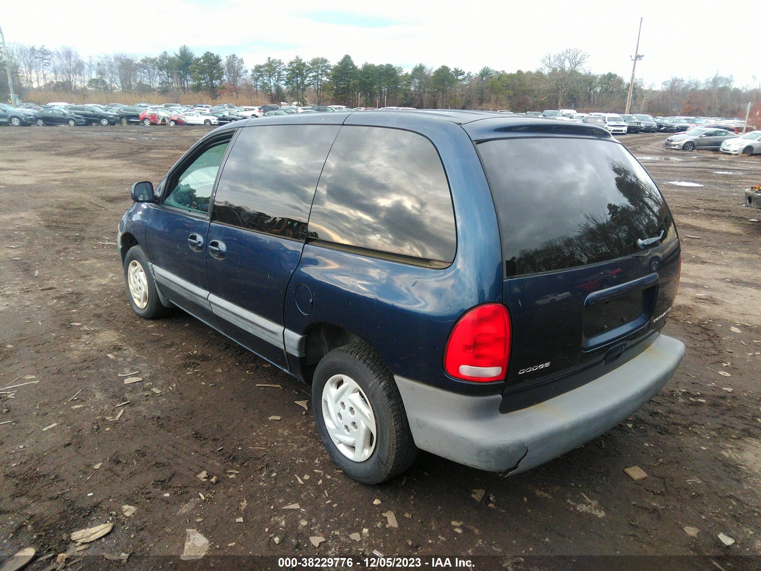 Photo 2 VIN: 1B4GP45G7YB591299 - DODGE CARAVAN 