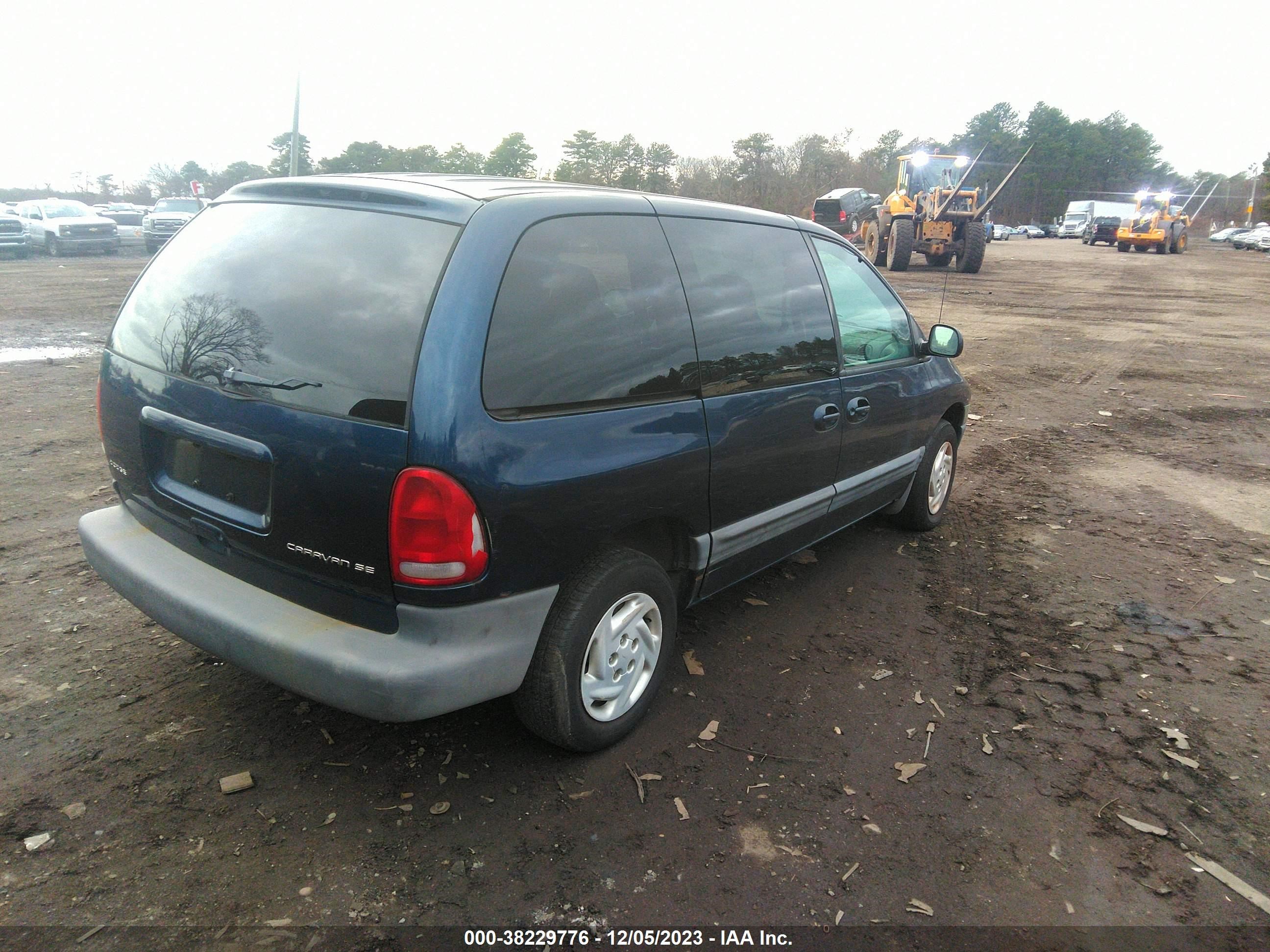 Photo 3 VIN: 1B4GP45G7YB591299 - DODGE CARAVAN 