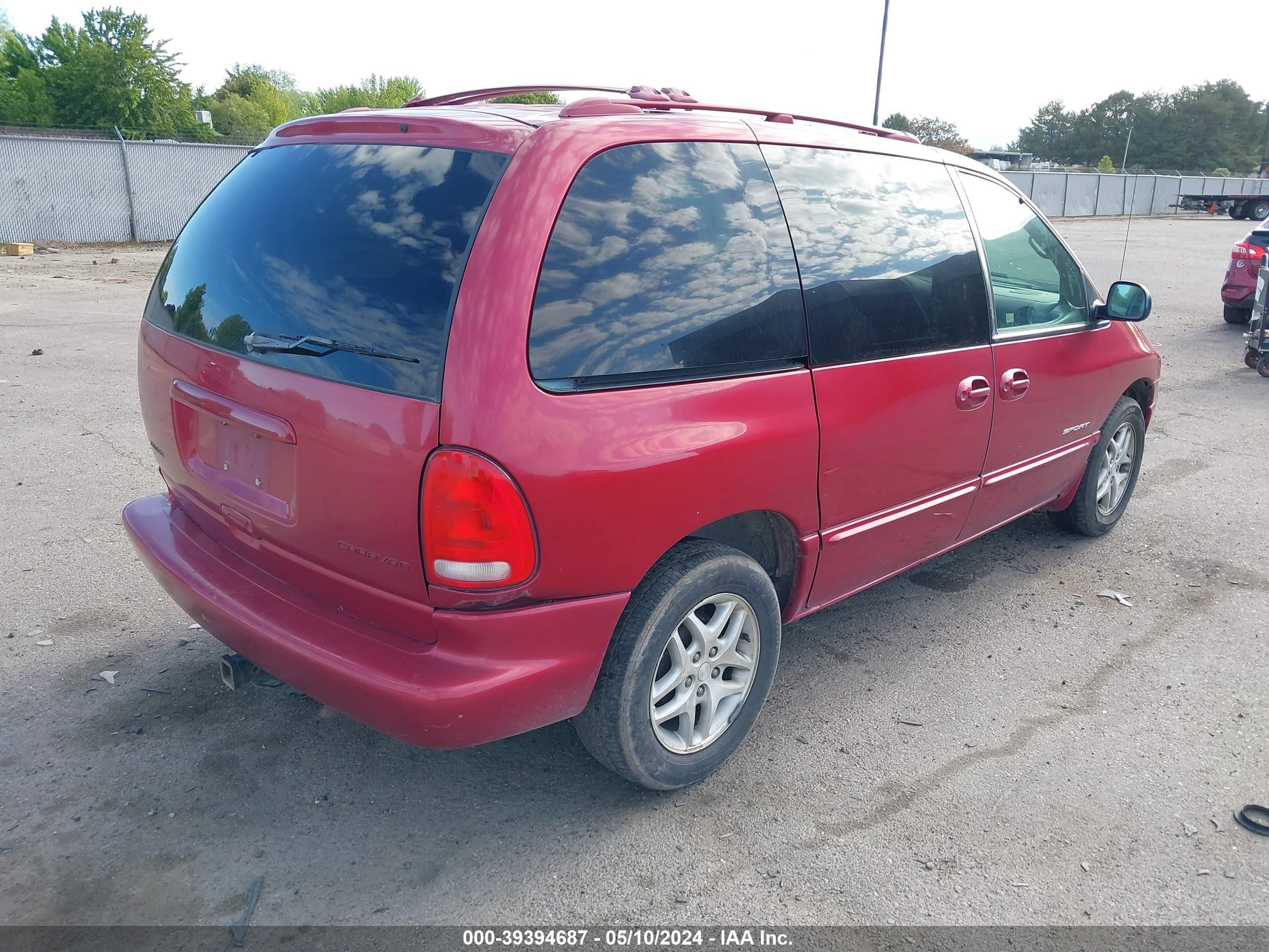 Photo 3 VIN: 1B4GP45L3WB745310 - DODGE CARAVAN 