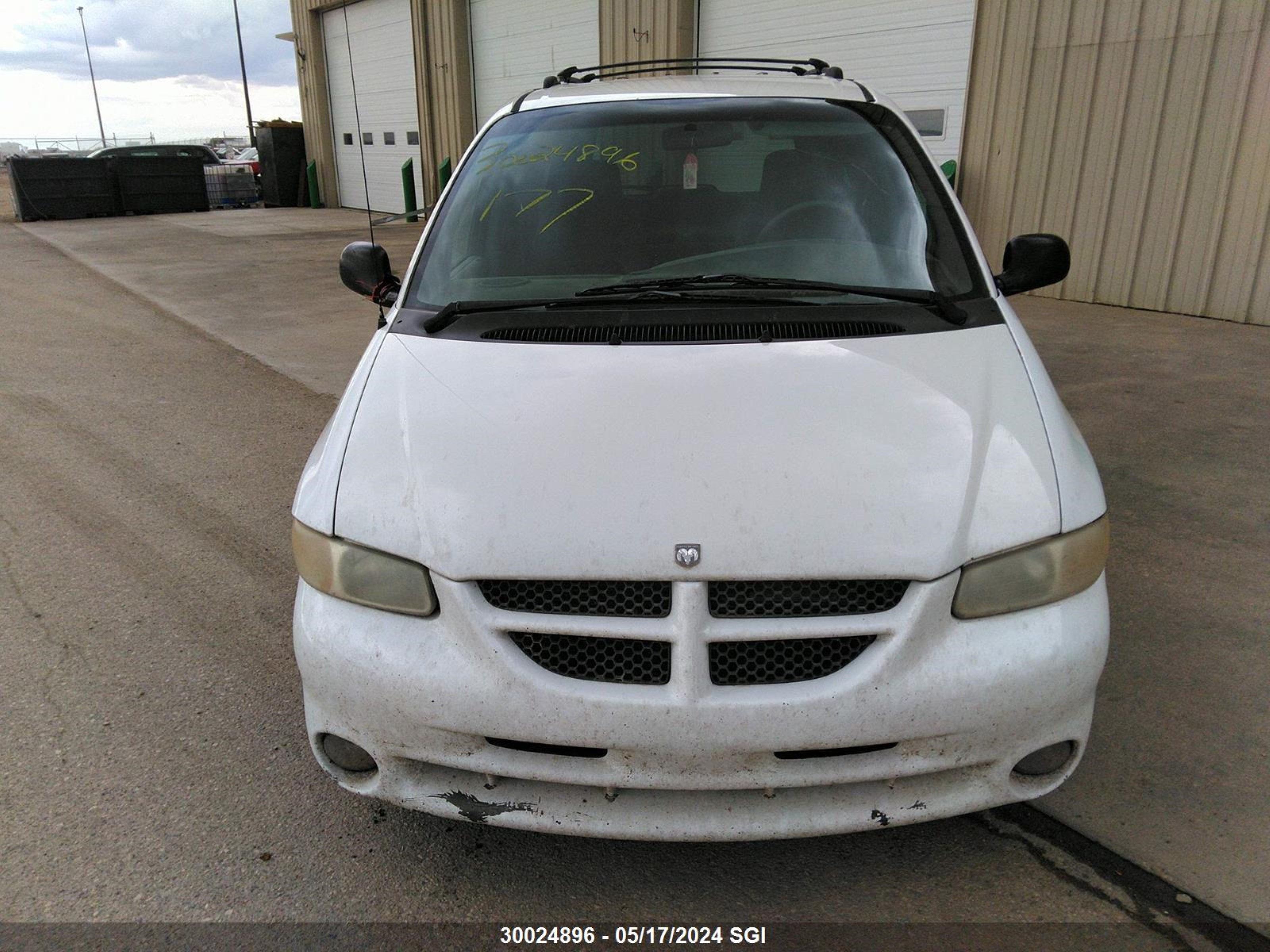 Photo 12 VIN: 1B4GP45L5XB892181 - DODGE CARAVAN 