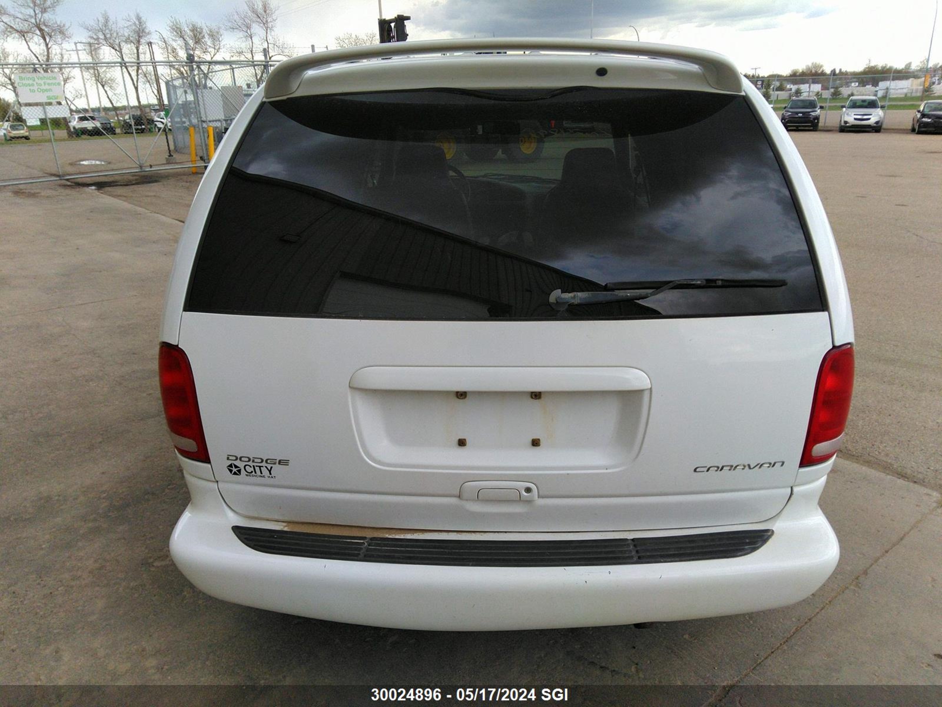 Photo 16 VIN: 1B4GP45L5XB892181 - DODGE CARAVAN 