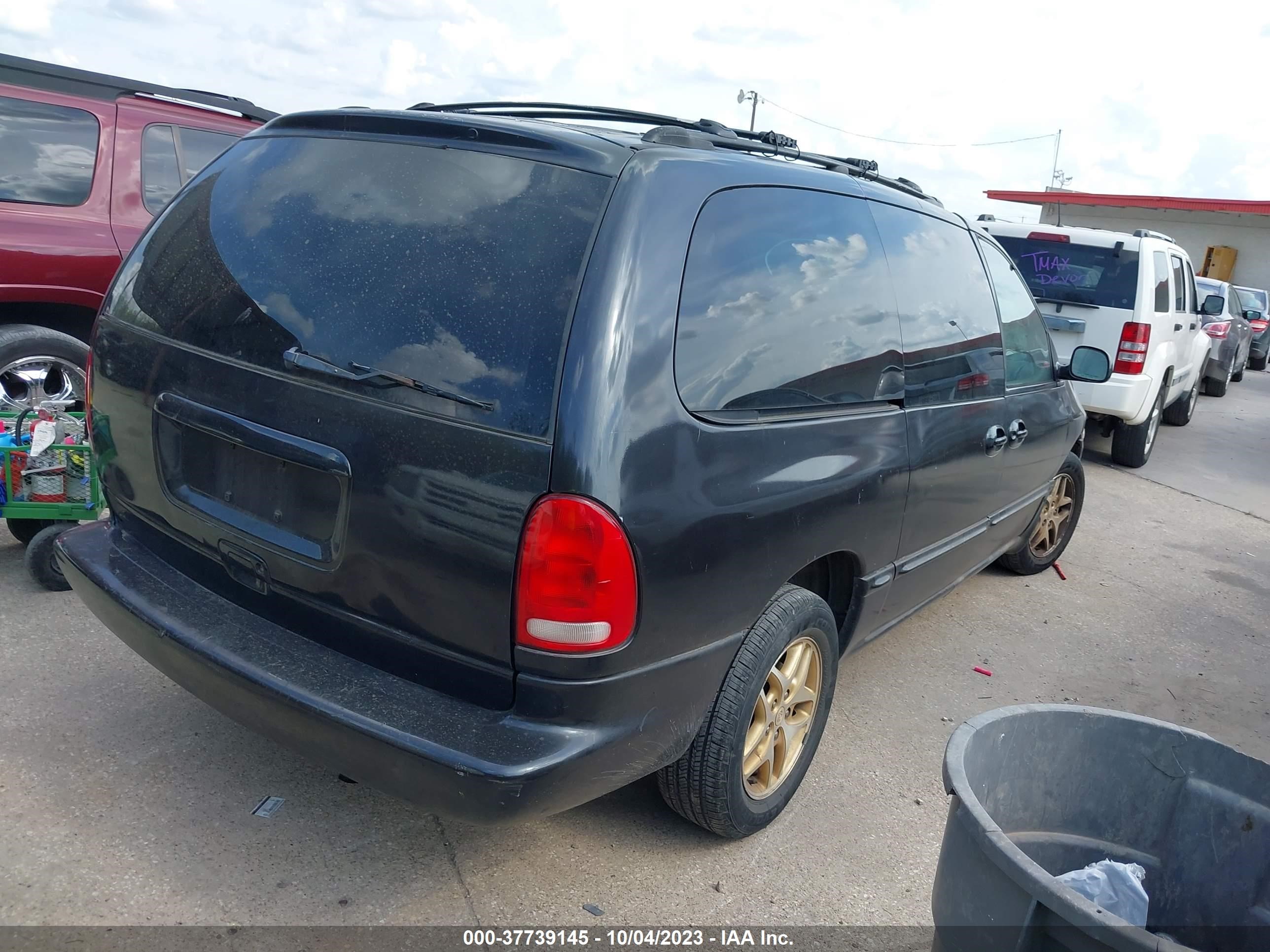 Photo 3 VIN: 1B4GP54L5WB523505 - DODGE CARAVAN 