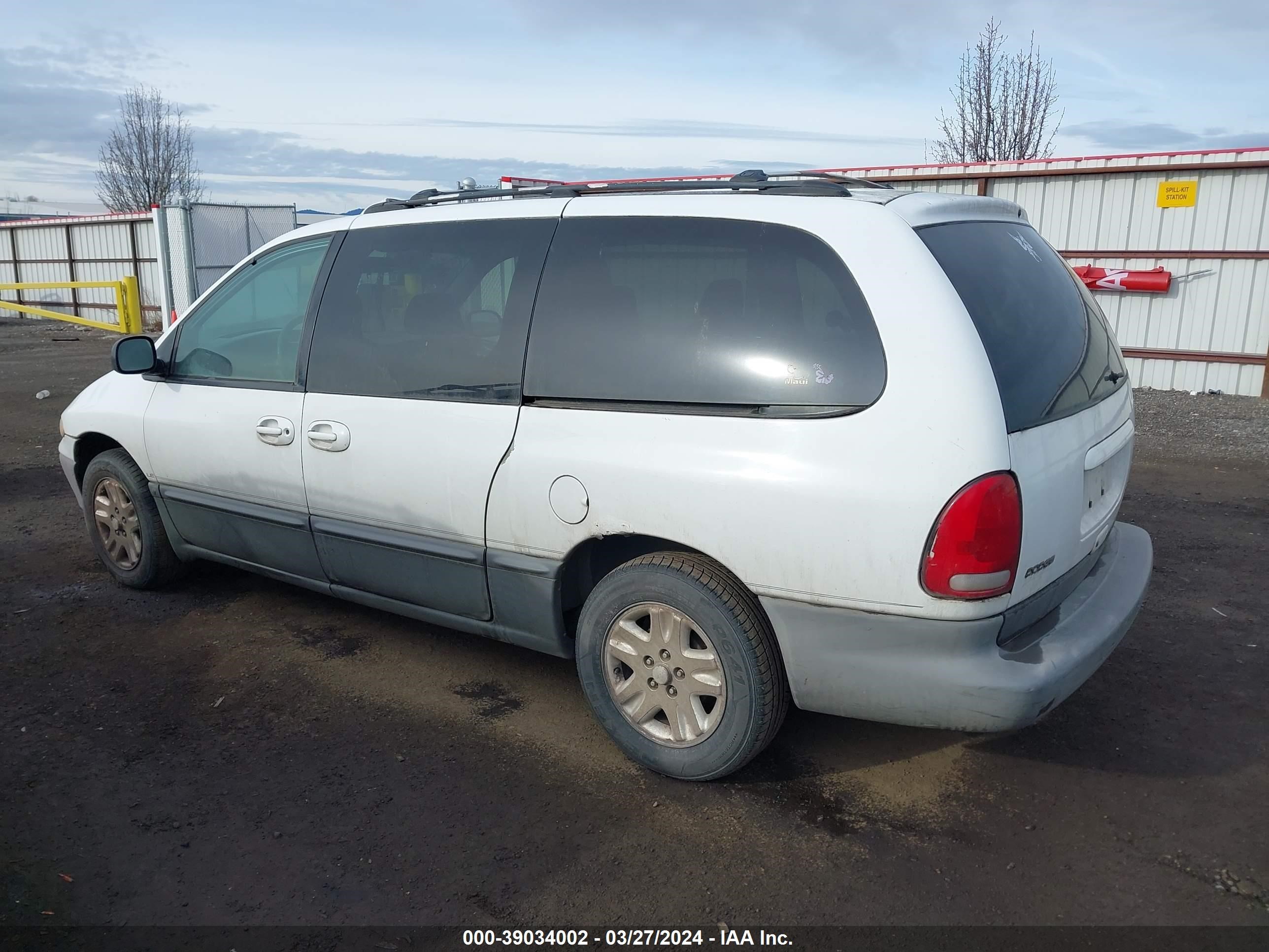 Photo 2 VIN: 1B4GP54L7WB518435 - DODGE CARAVAN 