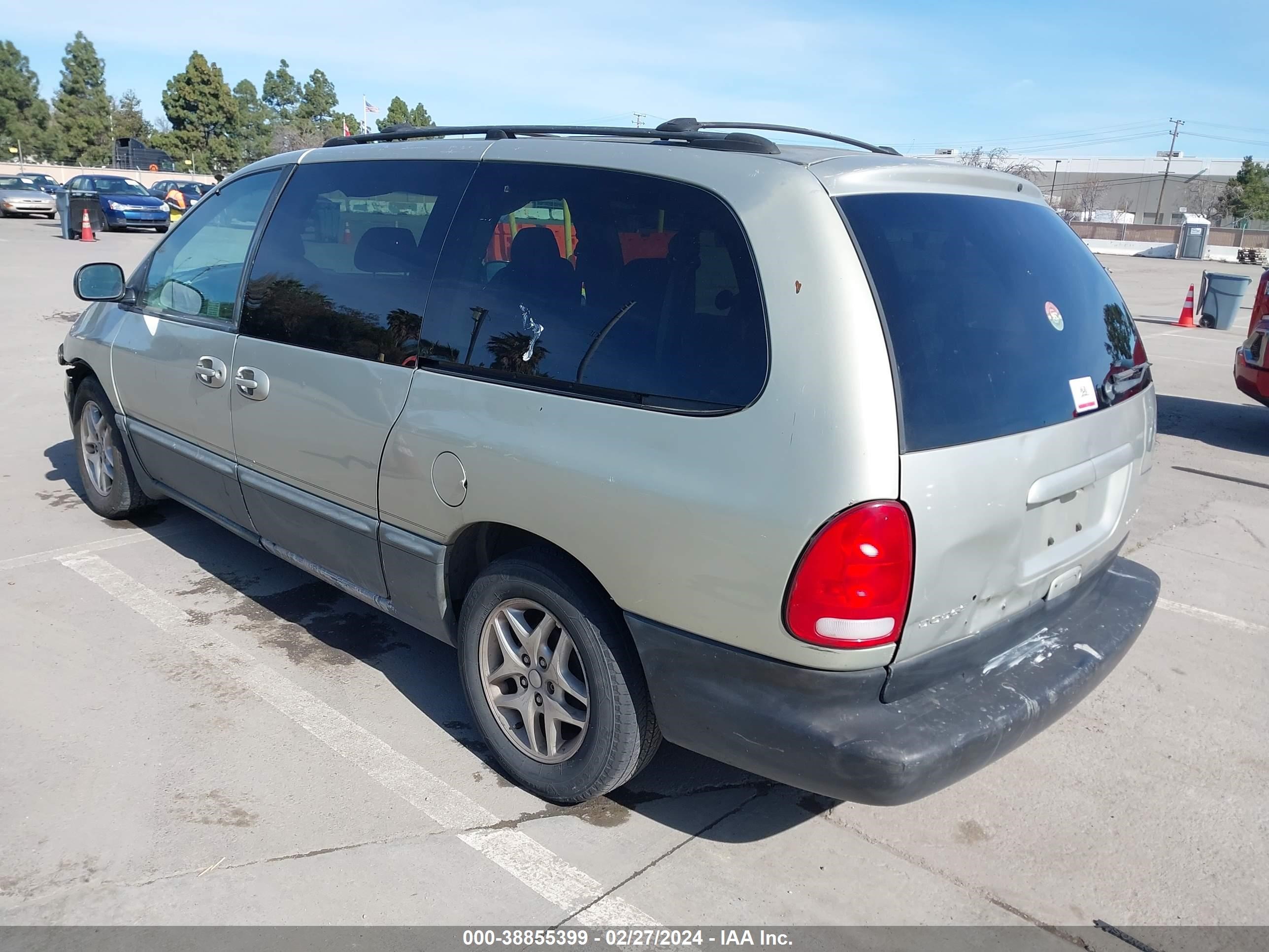 Photo 2 VIN: 1B4GP54LXXB802563 - DODGE CARAVAN 