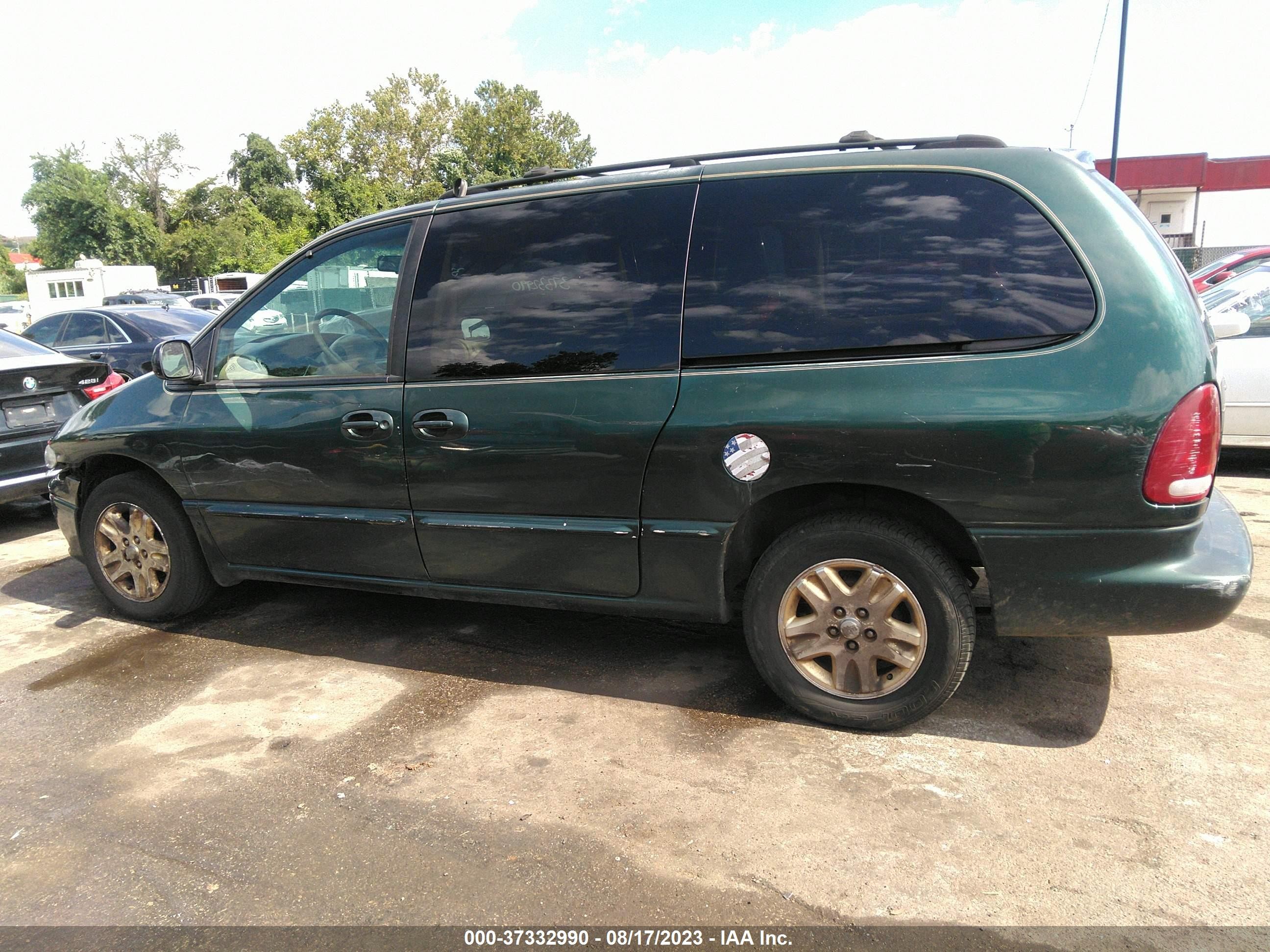 Photo 14 VIN: 1B4GP54R3VB247022 - DODGE CARAVAN 