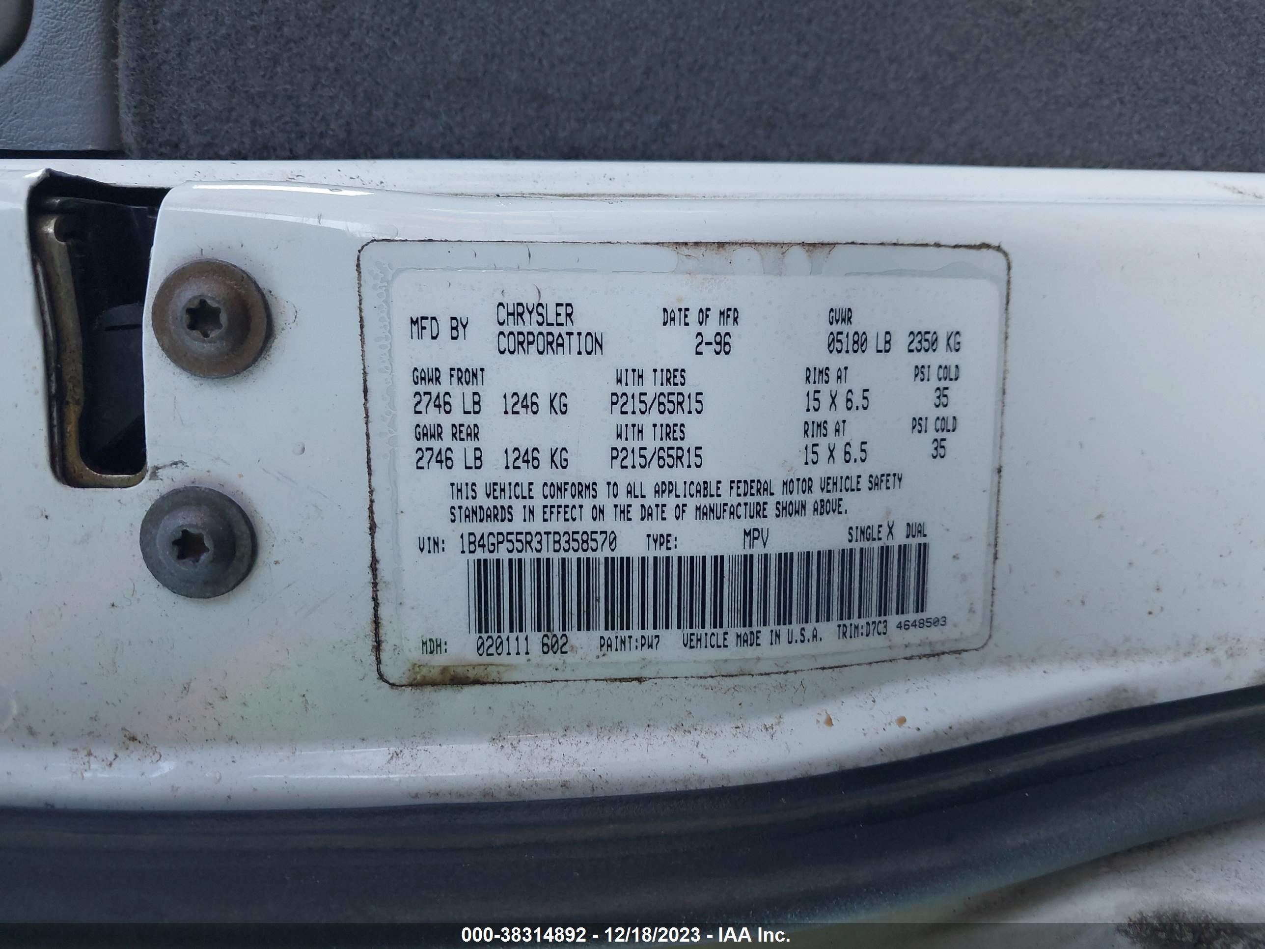 Photo 8 VIN: 1B4GP55R3TB358570 - DODGE CARAVAN 