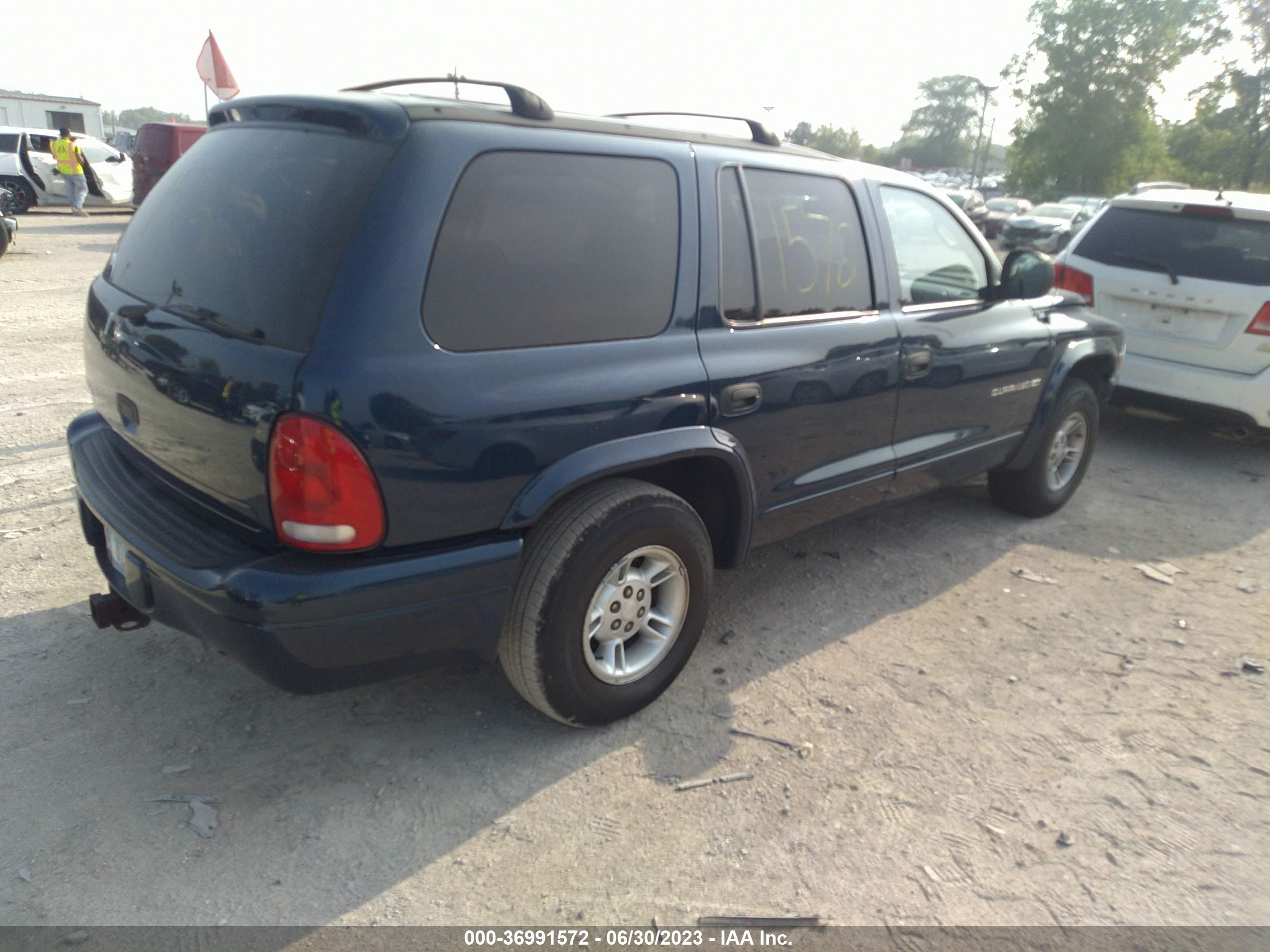 Photo 3 VIN: 1B4HR28Y8XF626723 - DODGE DURANGO 