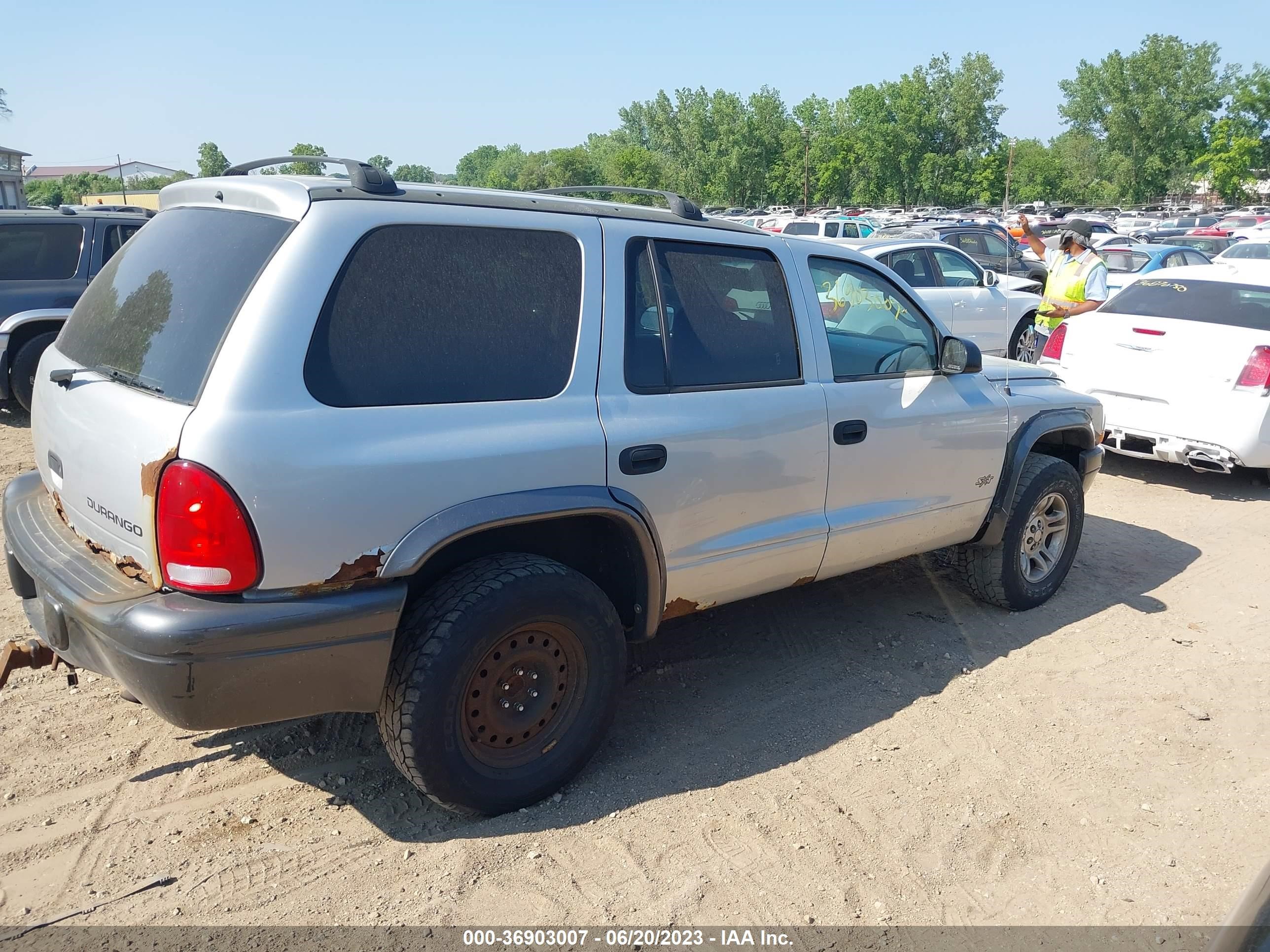 Photo 3 VIN: 1B4HS38N82F128501 - DODGE DURANGO 