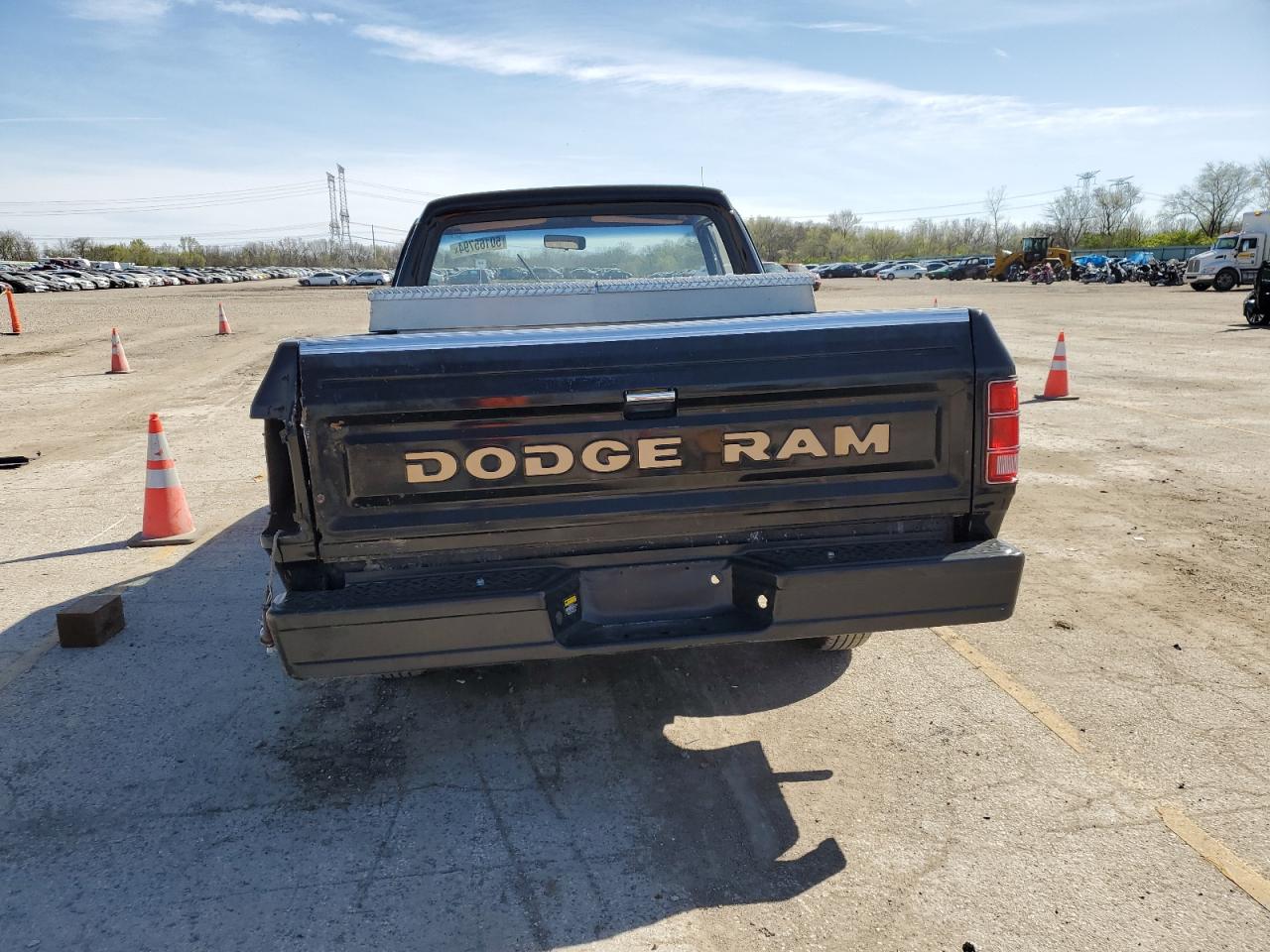 Photo 5 VIN: 1B7FD14H1FS502484 - DODGE D150 