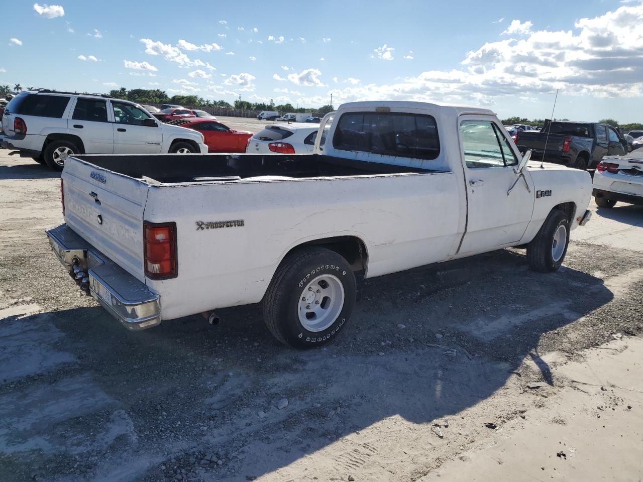 Photo 2 VIN: 1B7FD14T6FS511170 - DODGE D150 