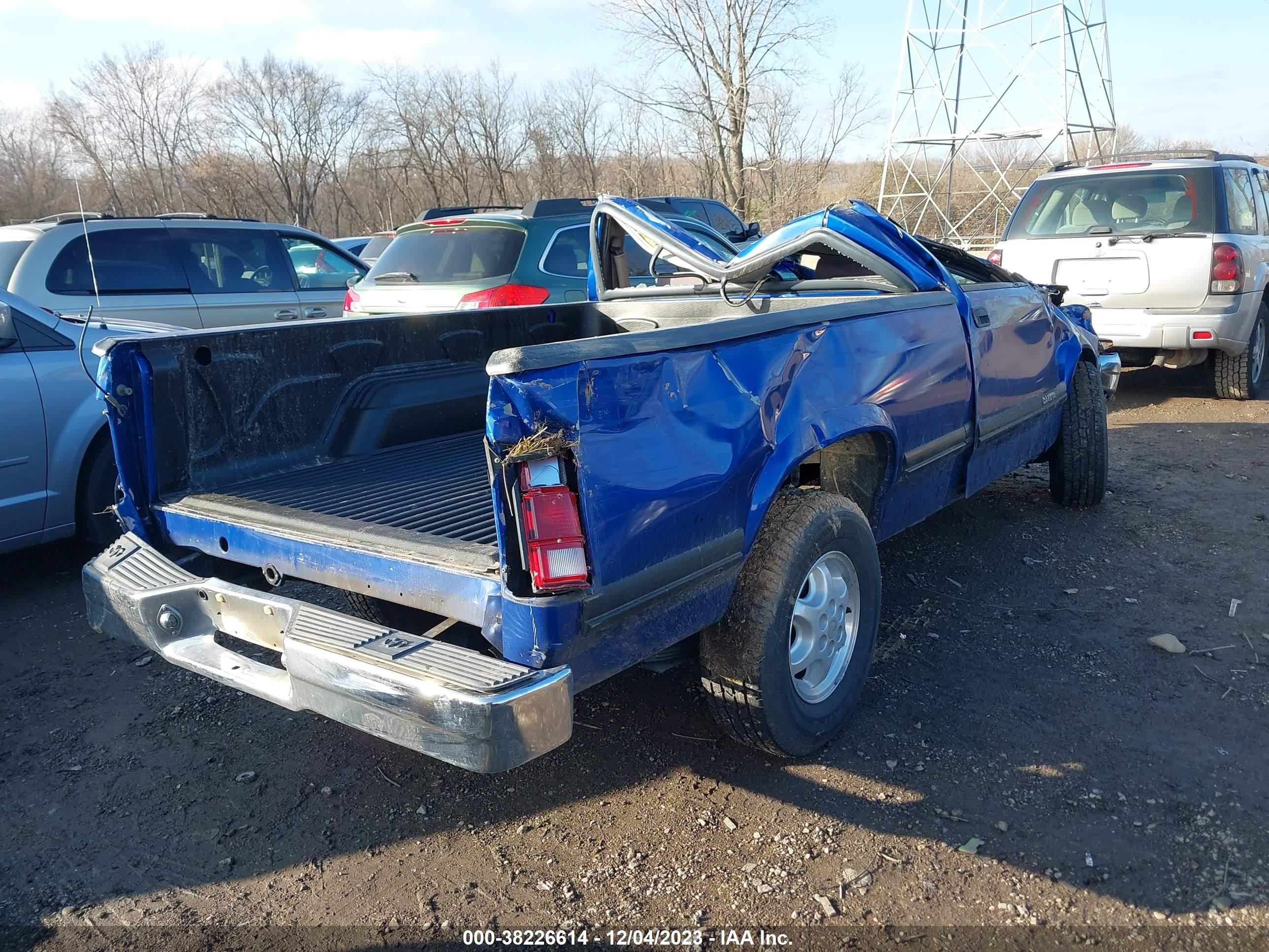 Photo 3 VIN: 1B7FL26X6RS532744 - DODGE DAKOTA 