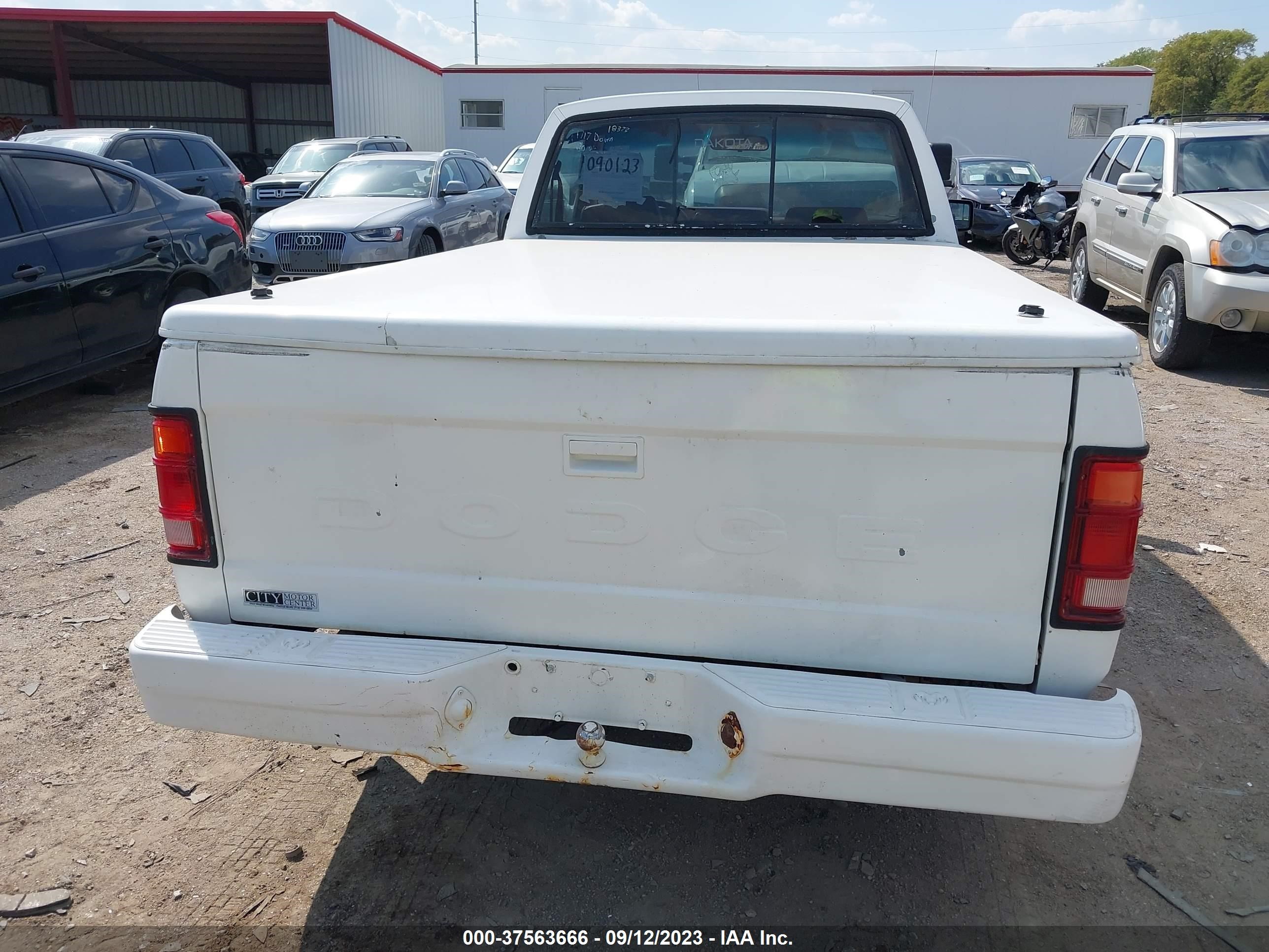 Photo 7 VIN: 1B7FL26Y5PS241447 - DODGE DAKOTA 