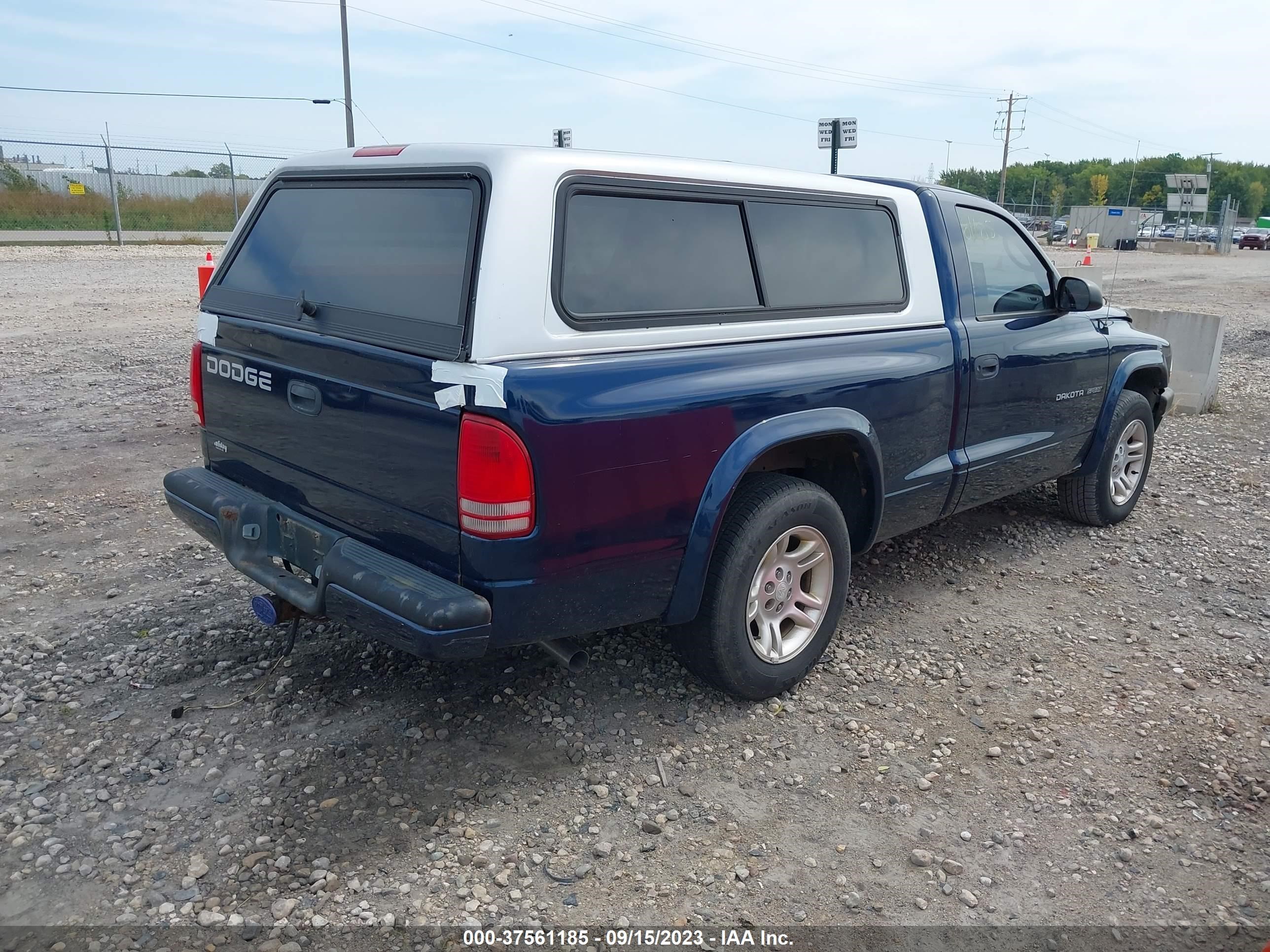 Photo 3 VIN: 1B7FL36X92S512483 - DODGE DAKOTA 