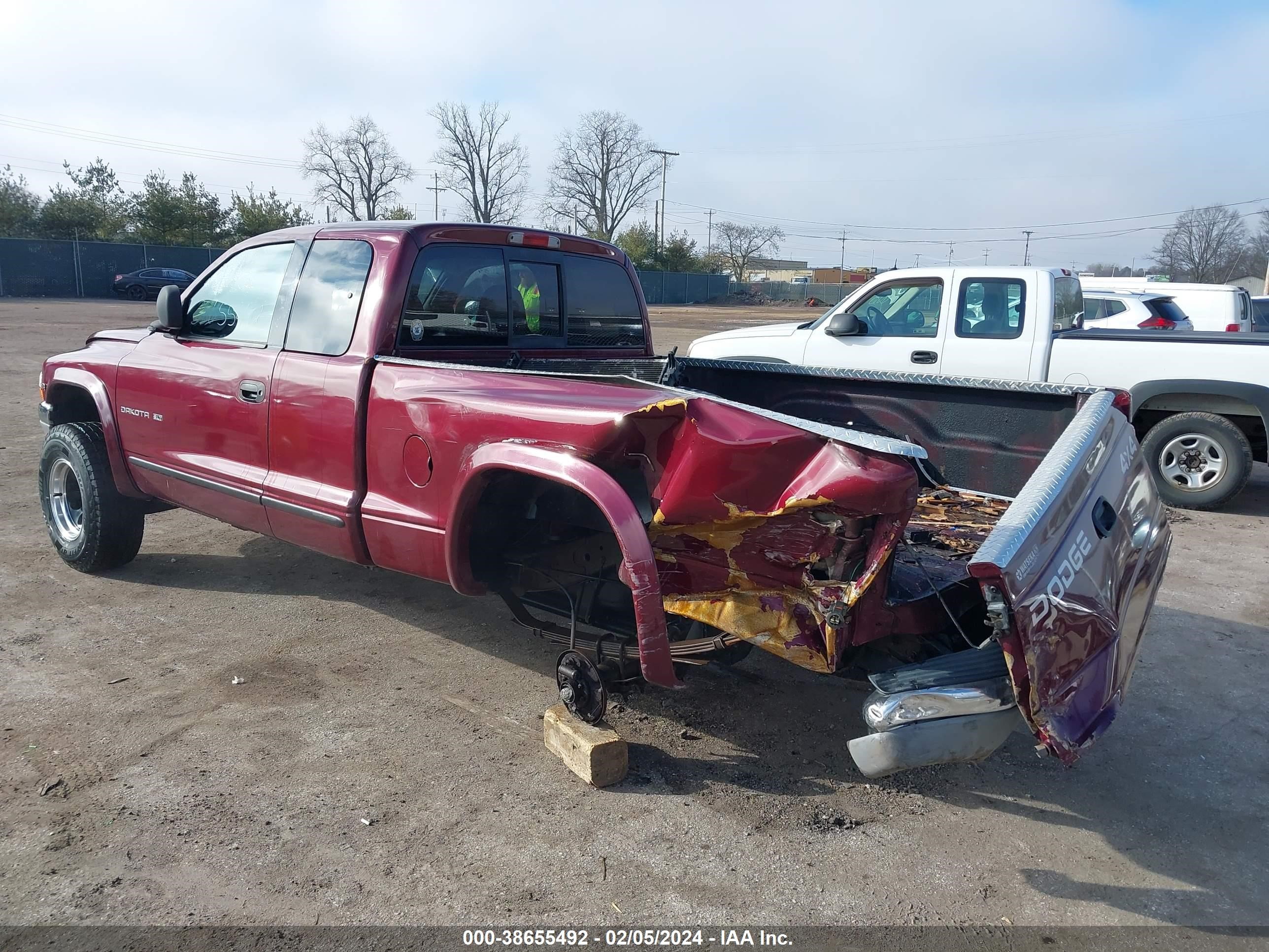 Photo 2 VIN: 1B7GG22N2YS700973 - DODGE DAKOTA 