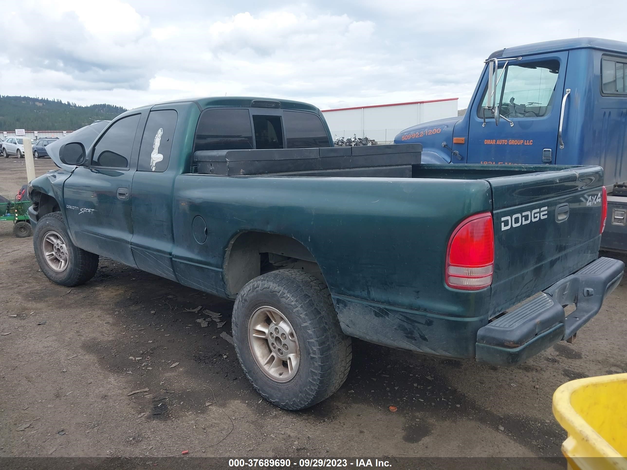 Photo 2 VIN: 1B7GG22N7YS583603 - DODGE DAKOTA 